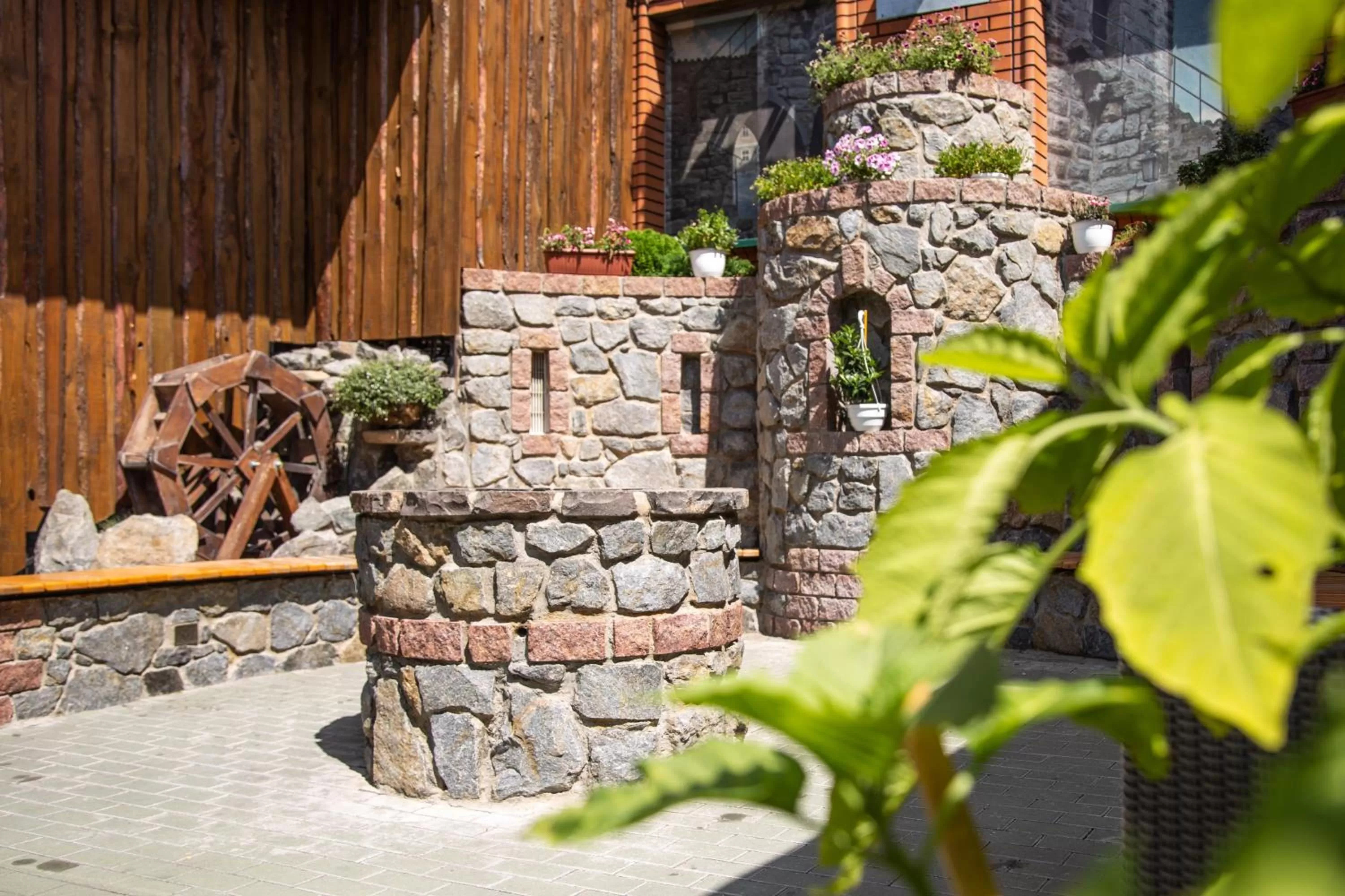 Street view in Pivdenna Brama