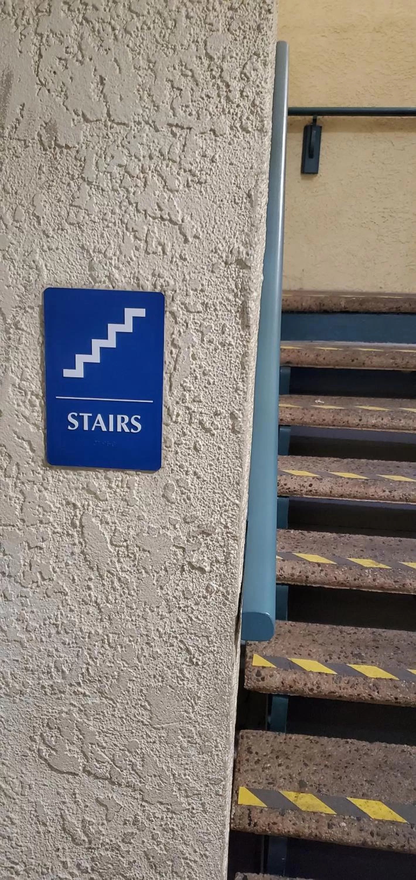 Property building in Anaheim National Inn