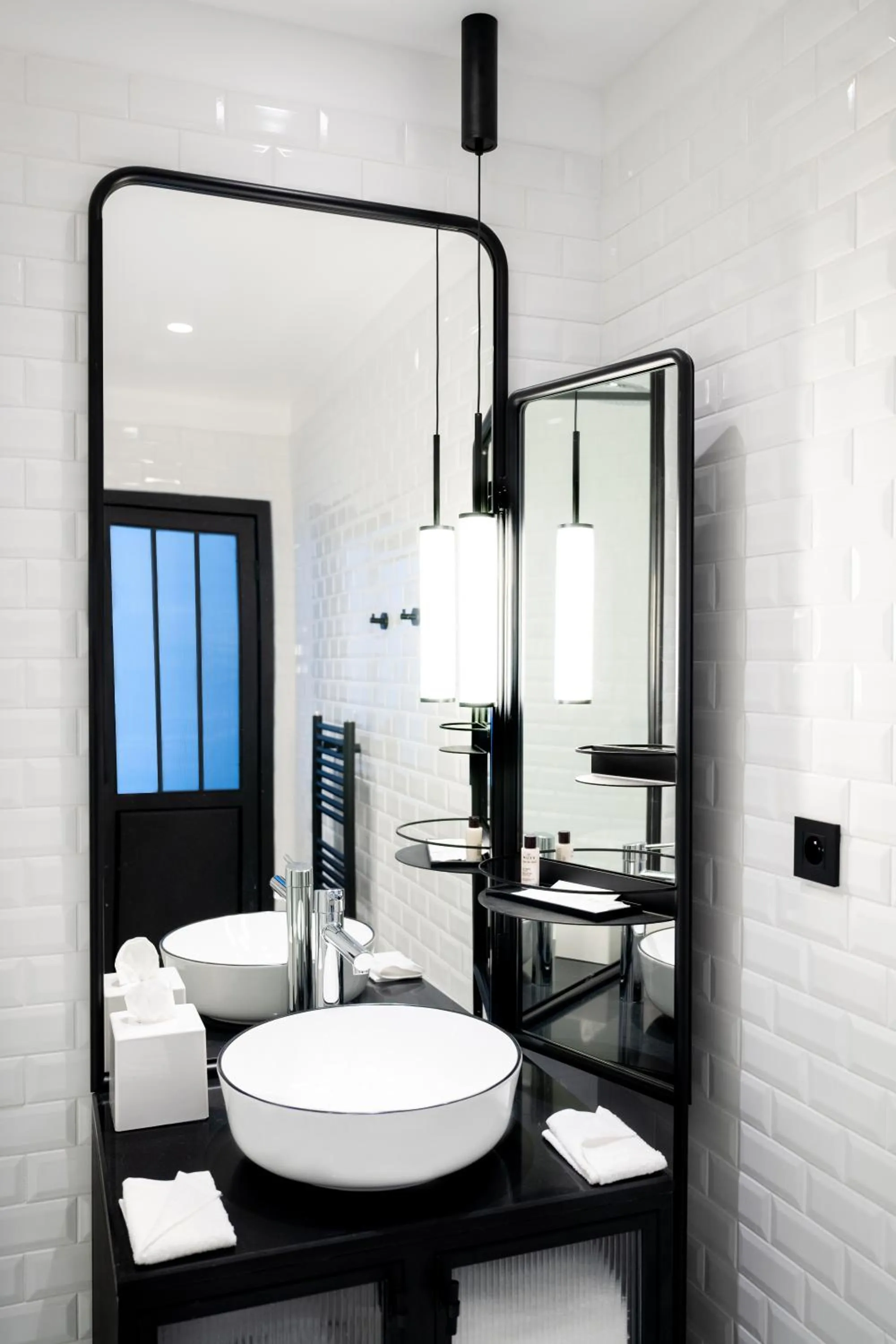 Bathroom in Esteem Tour Eiffel