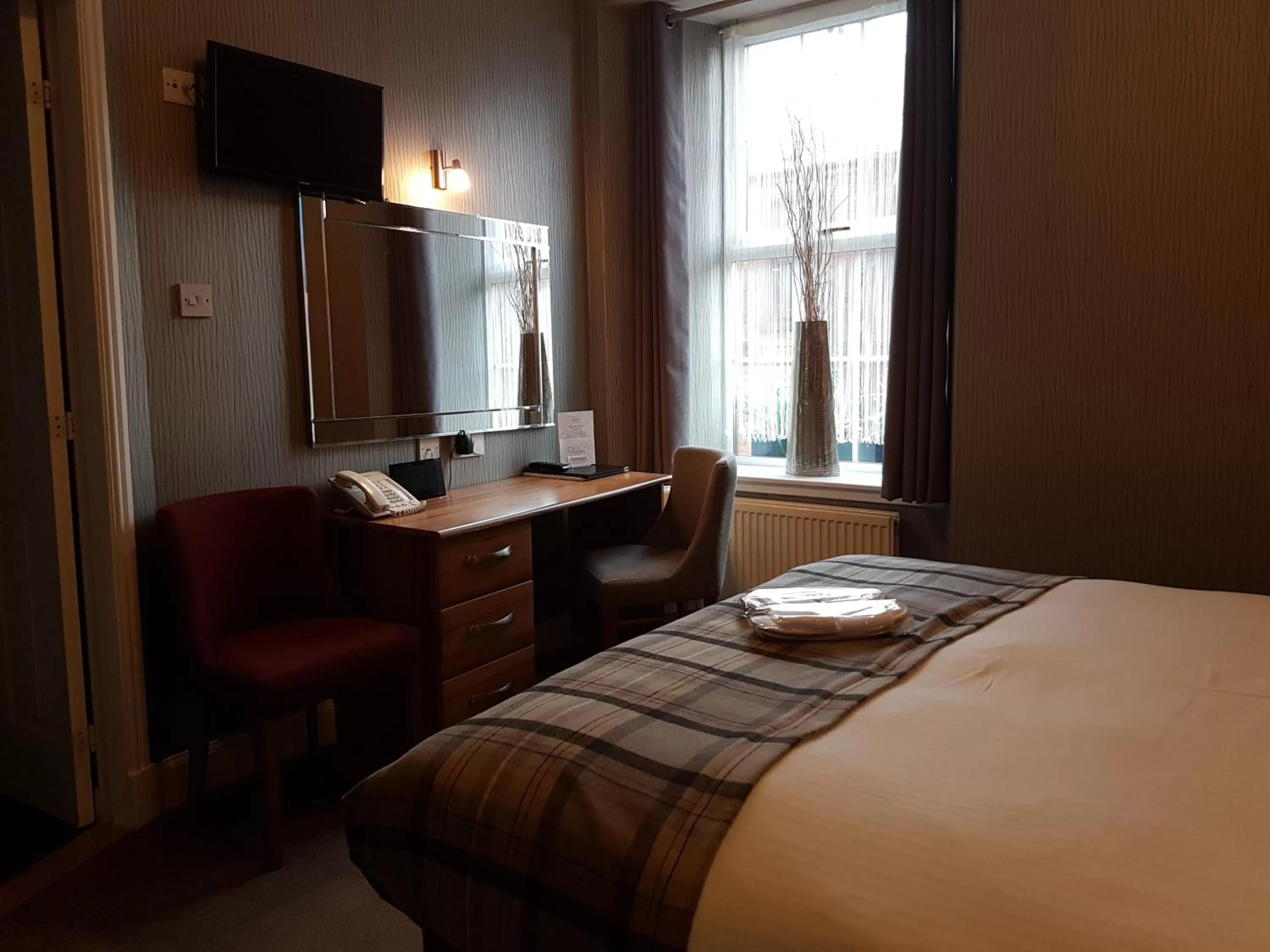 Bed in The Fairburn Hotel