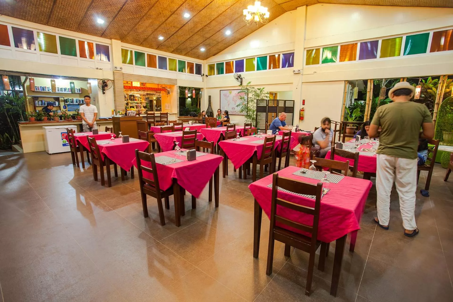 Restaurant/places to eat in Blue Lagoon Inn & Suites