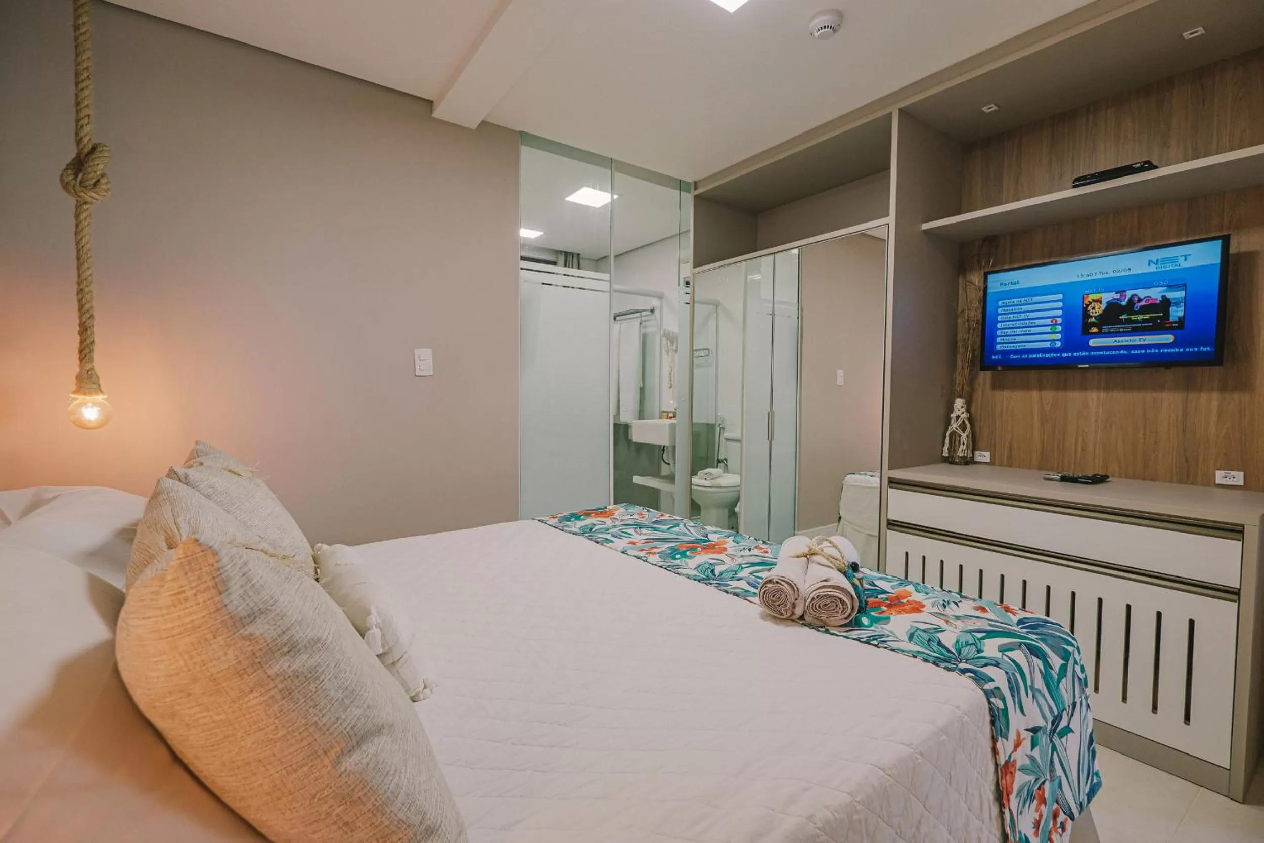 TV and multimedia, Bed in Hotel Sete Ilhas