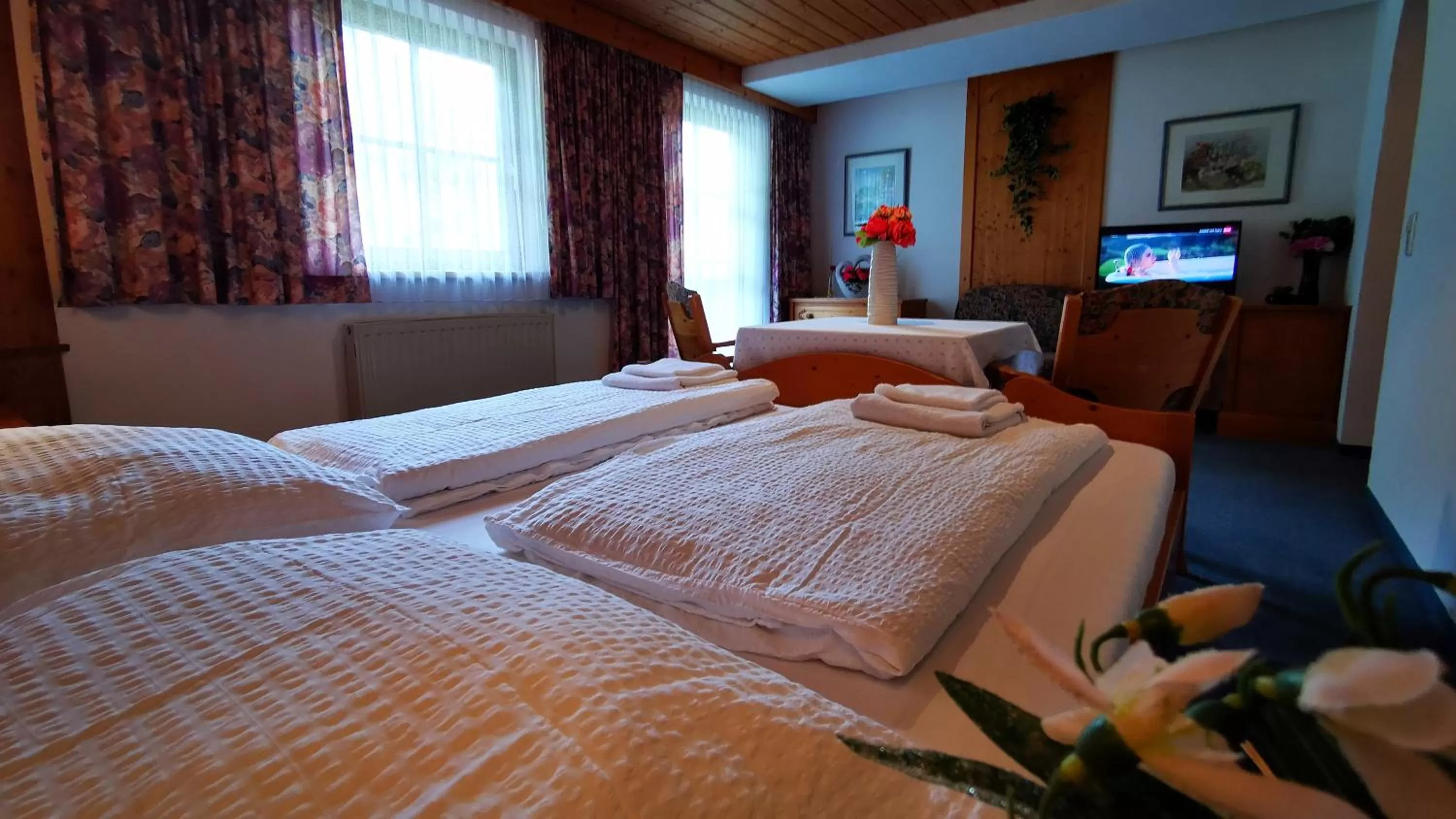 Photo of the whole room, Bed in Gasthof Geronimo