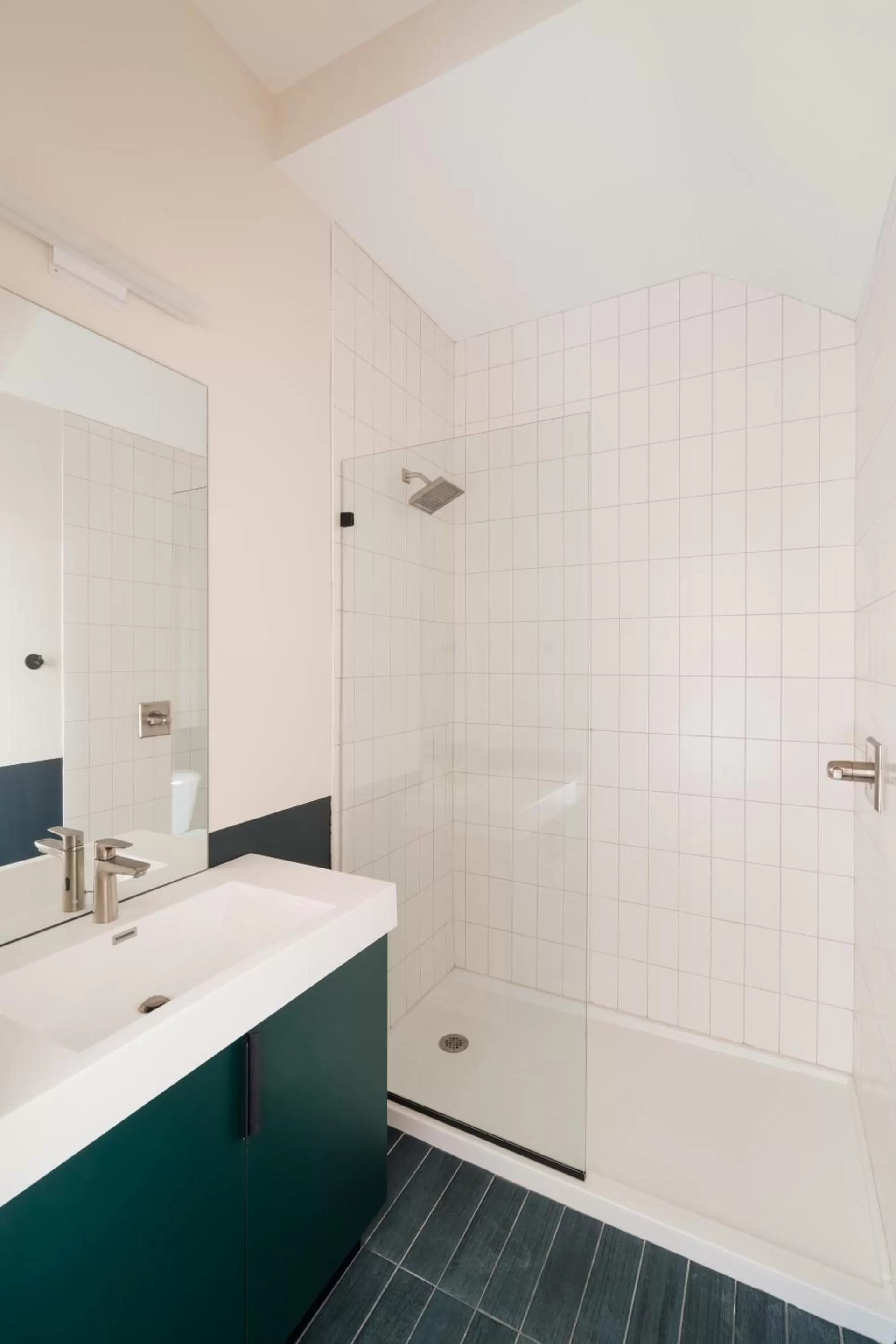 Bathroom in Sonder The Verse