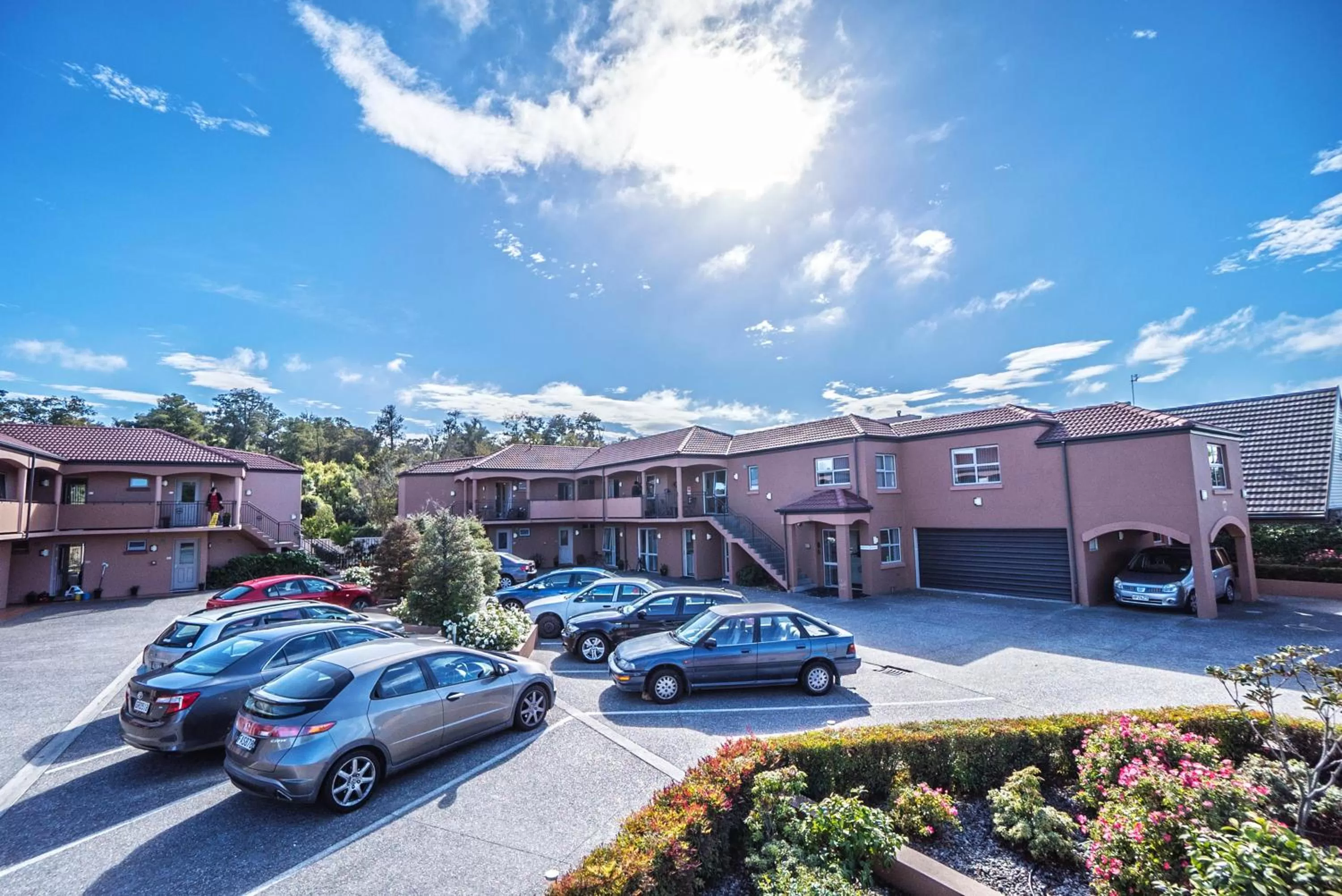 Kings Of Riccarton Motel- Close to Railway Station and Airport with Shuttle service