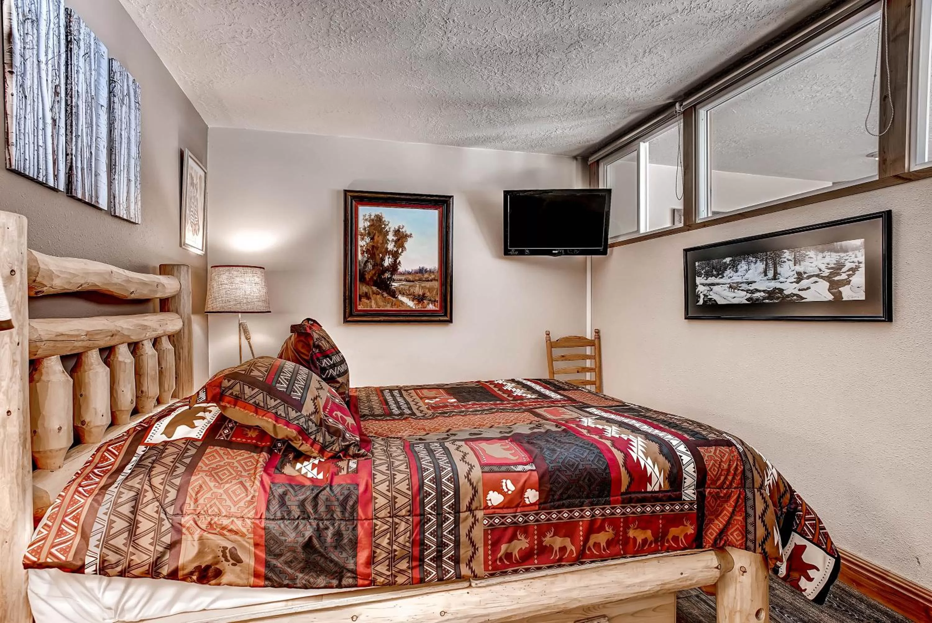 Bed in Lakeside Village by Vail Resorts