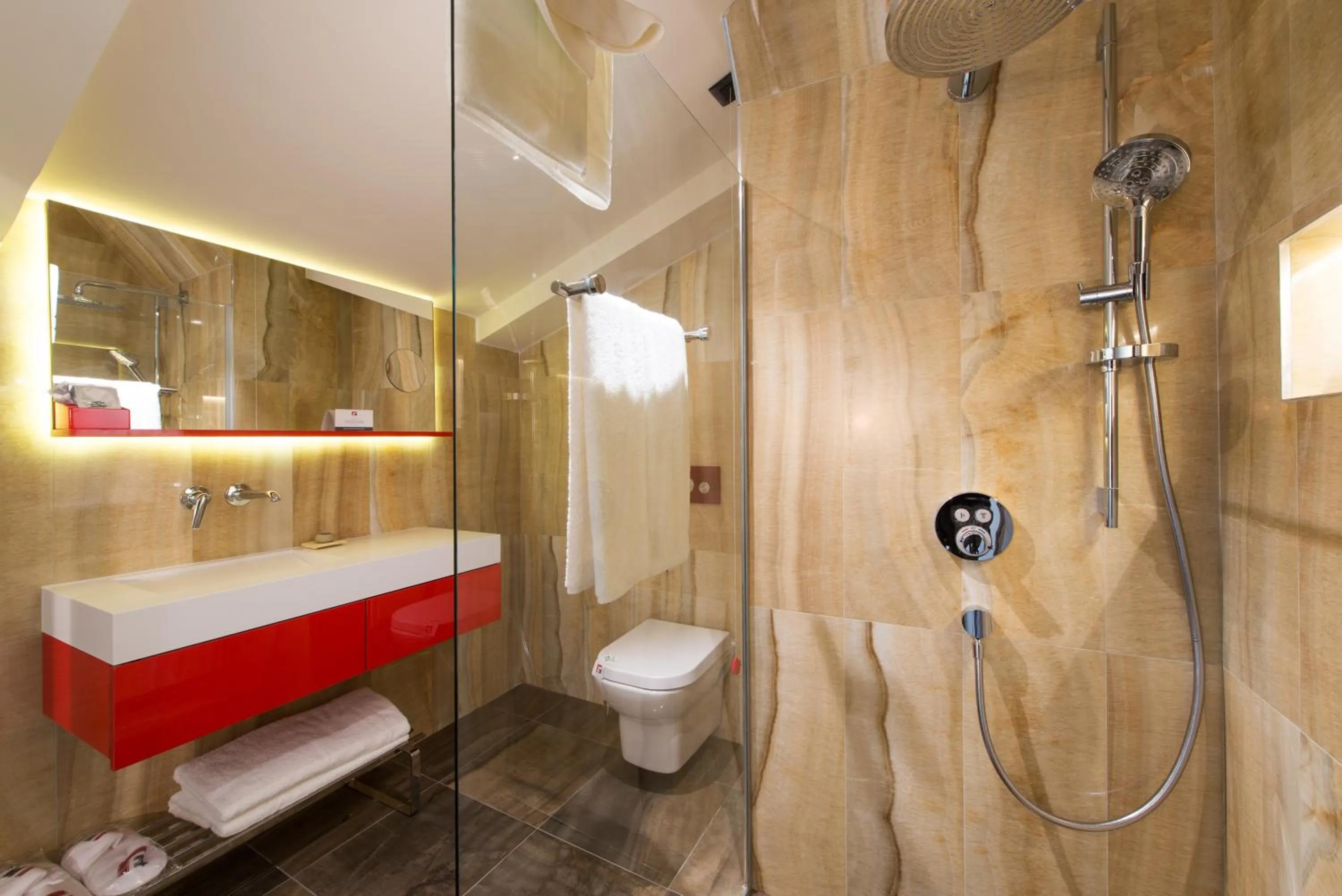 Bathroom in Hotel Favori Nisantasi