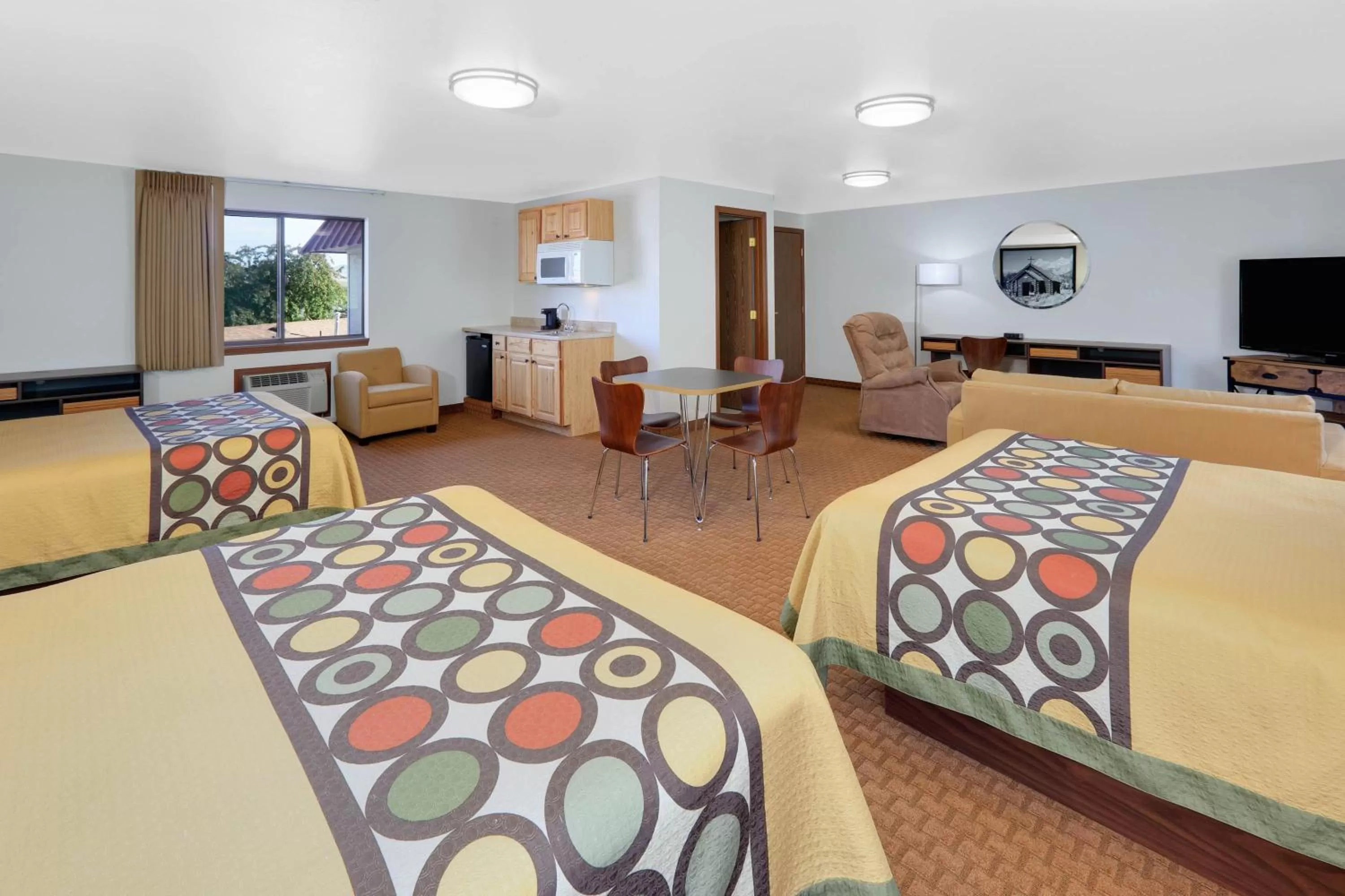 Photo of the whole room, Bed in Super 8 by Wyndham Cody