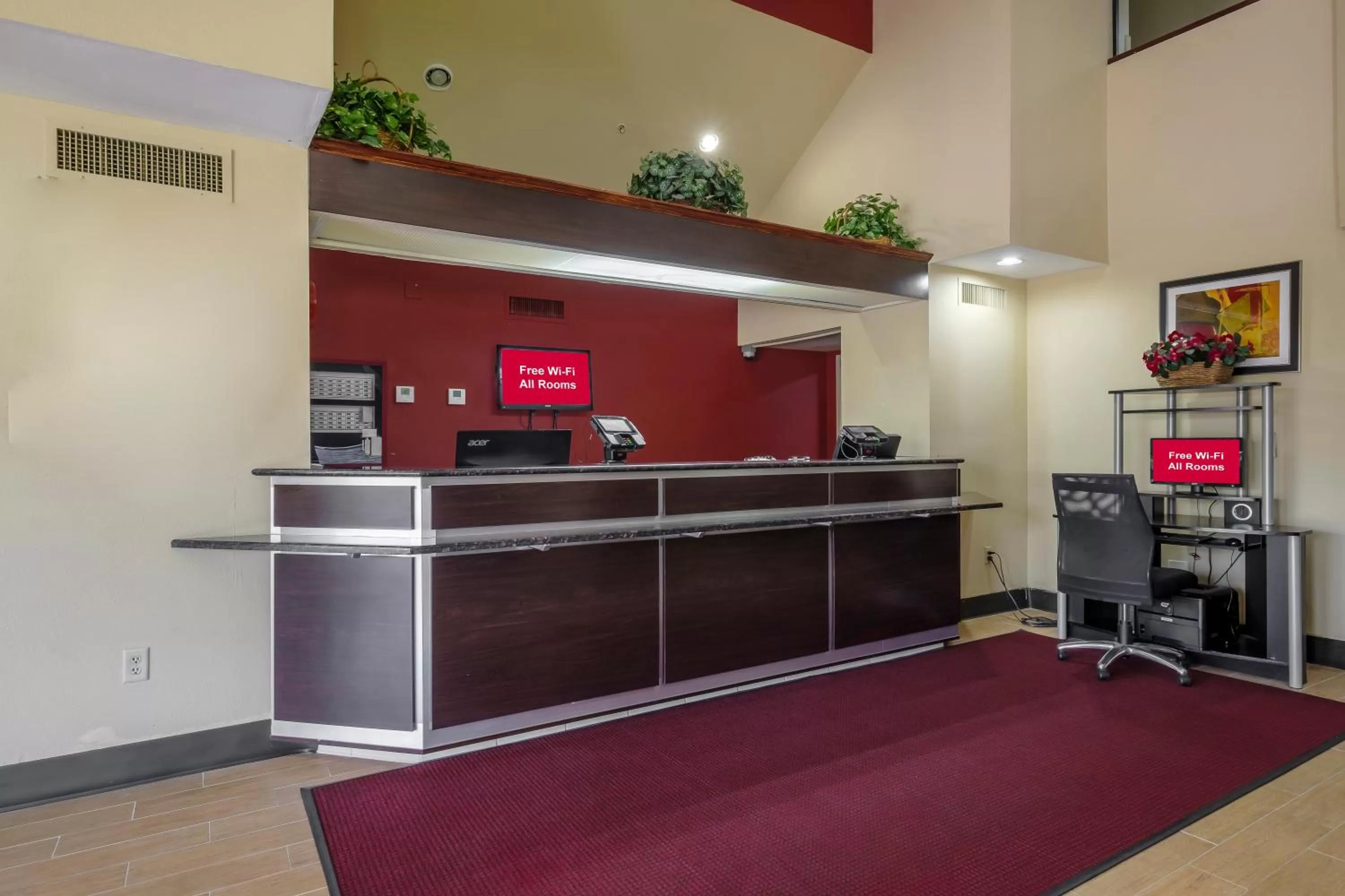 Lobby or reception in Red Roof Inn Pensacola Fairgrounds