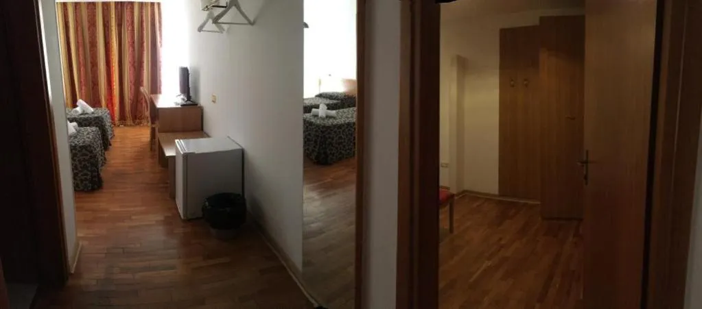 Photo of the whole room in Hotel Villa Strassoldo "Ex Attianese Hotel Restaurant"