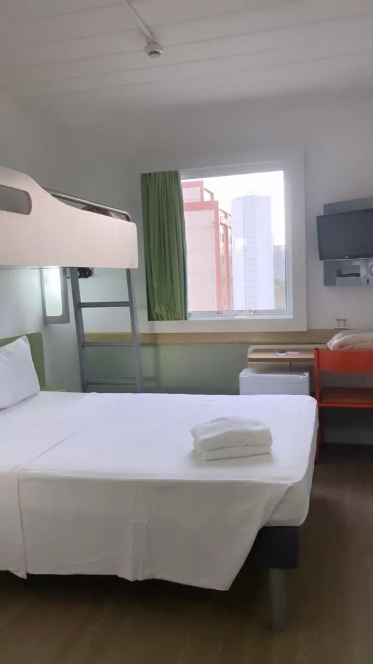 Bedroom, Bed in ibis budget Piracicaba