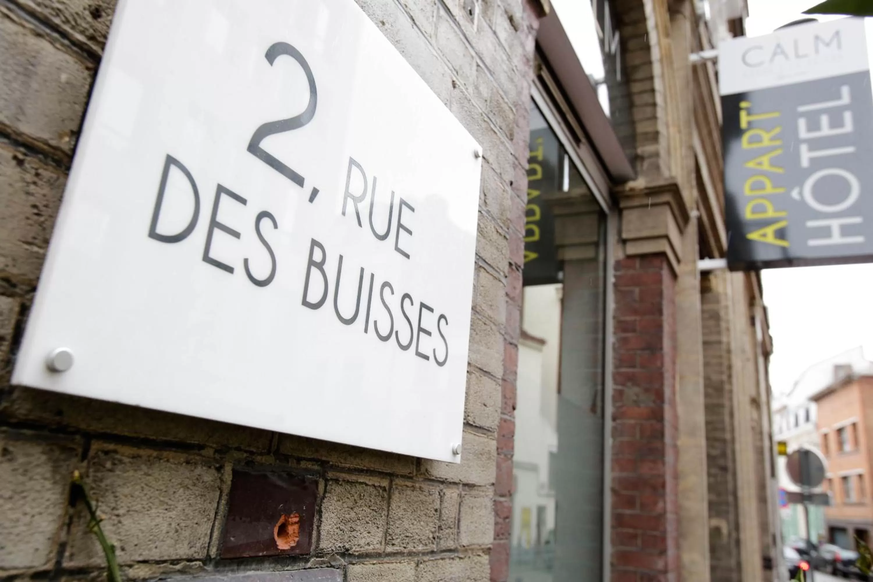 Facade/entrance in CALM Appart' & Hostel