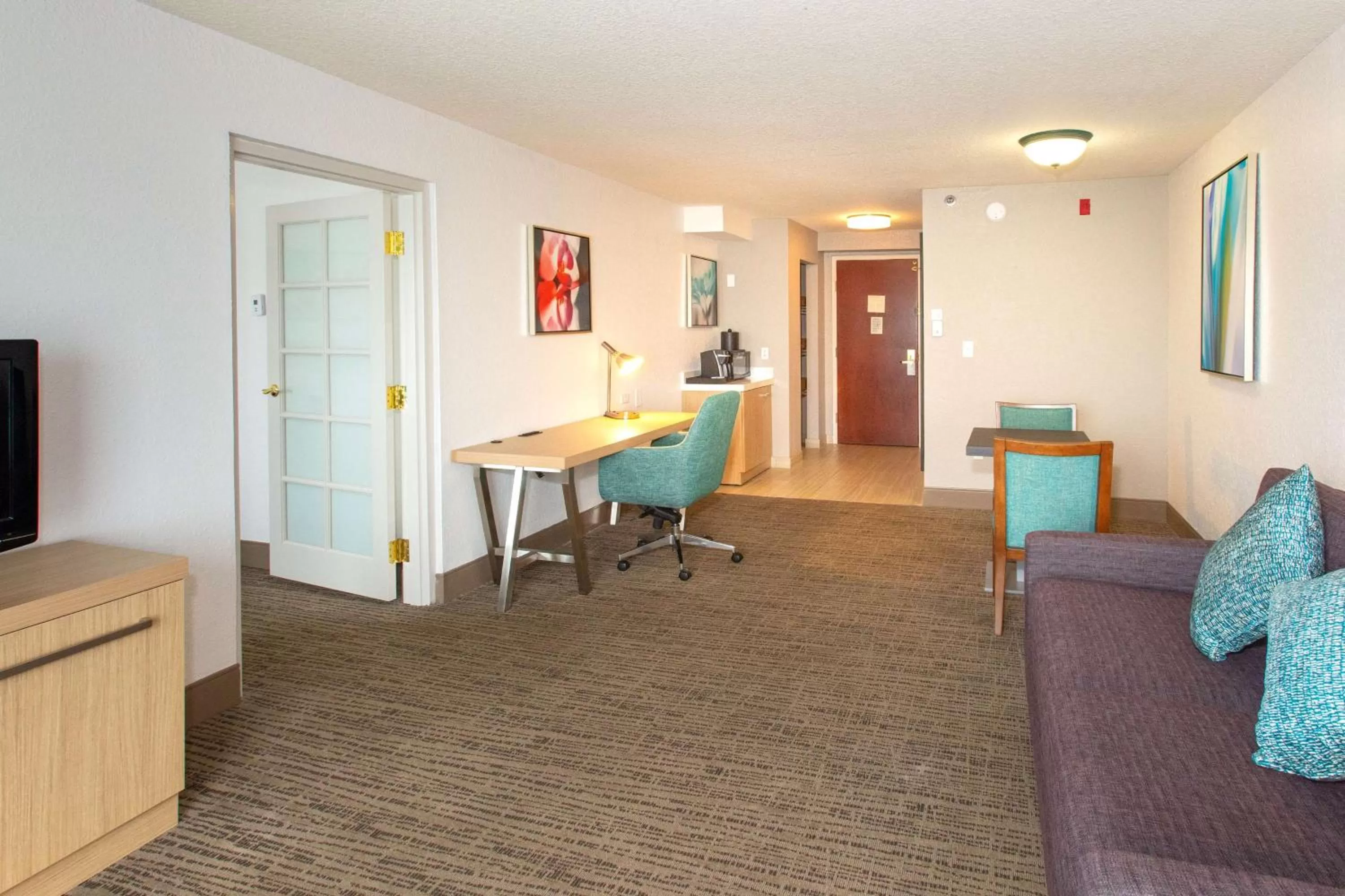Living room in Hilton Garden Inn Jacksonville Airport
