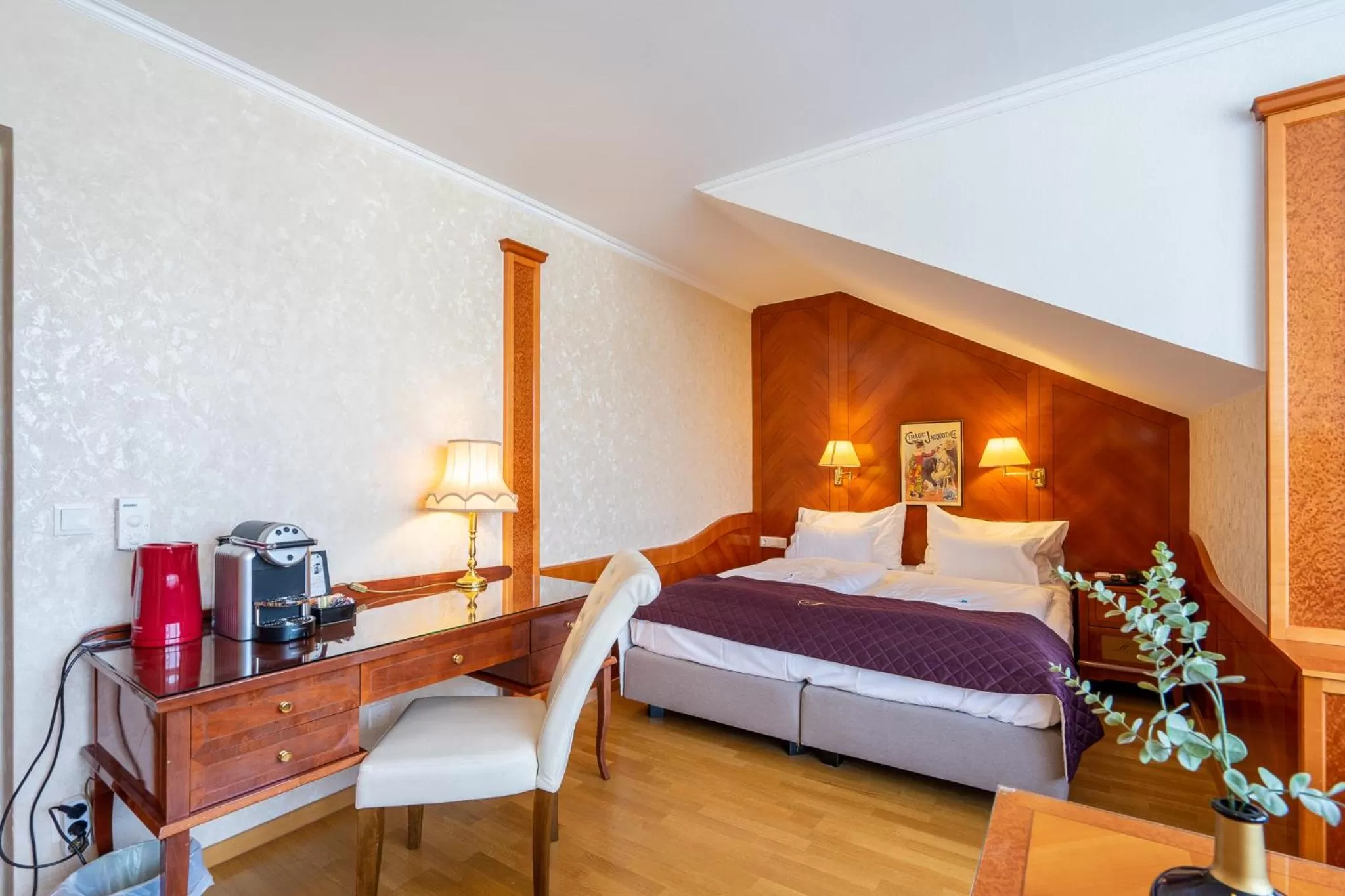 Photo of the whole room, Bed in Hotel Am Schubertring