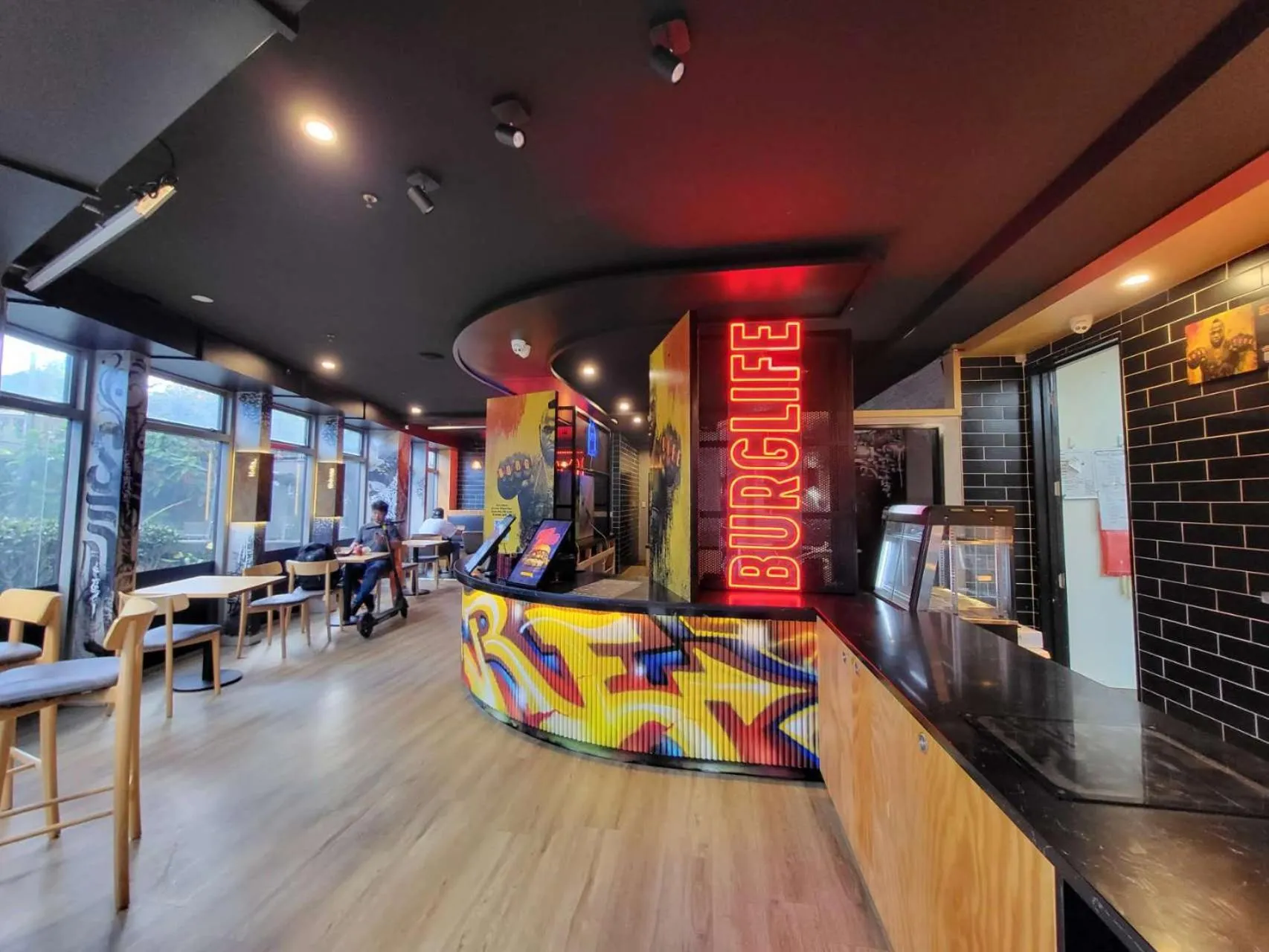 Restaurant/places to eat in Empire Apartments