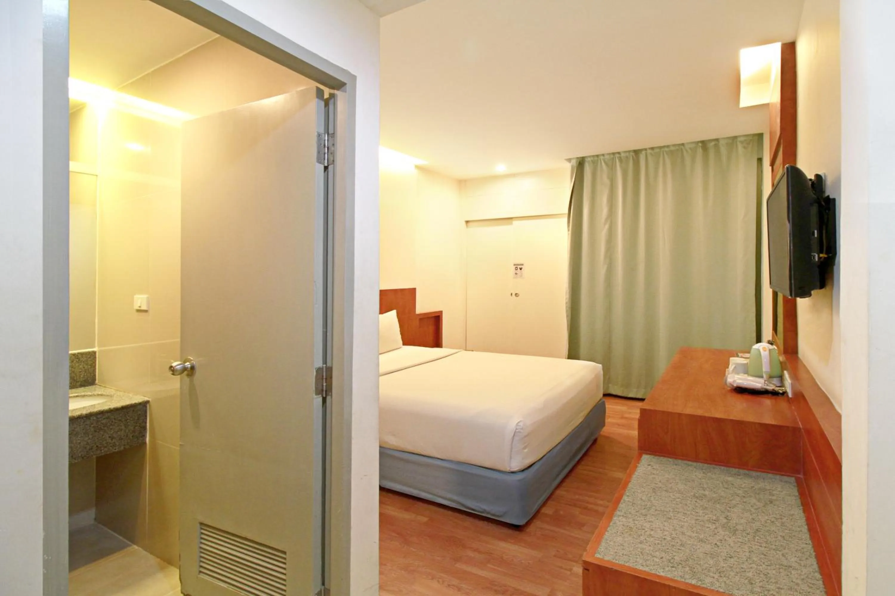 Photo of the whole room, Bed in Ten Stars Hotel