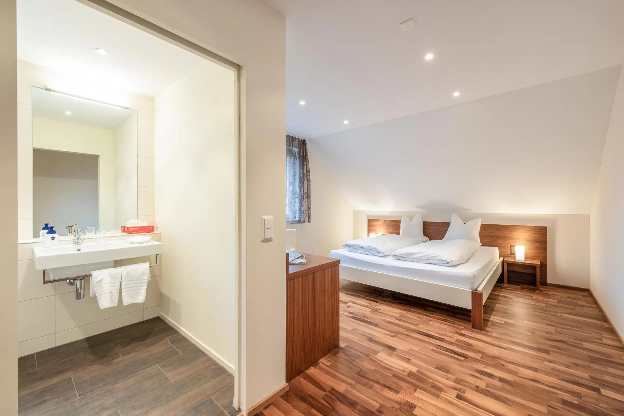 Bed in Hotel Rössli