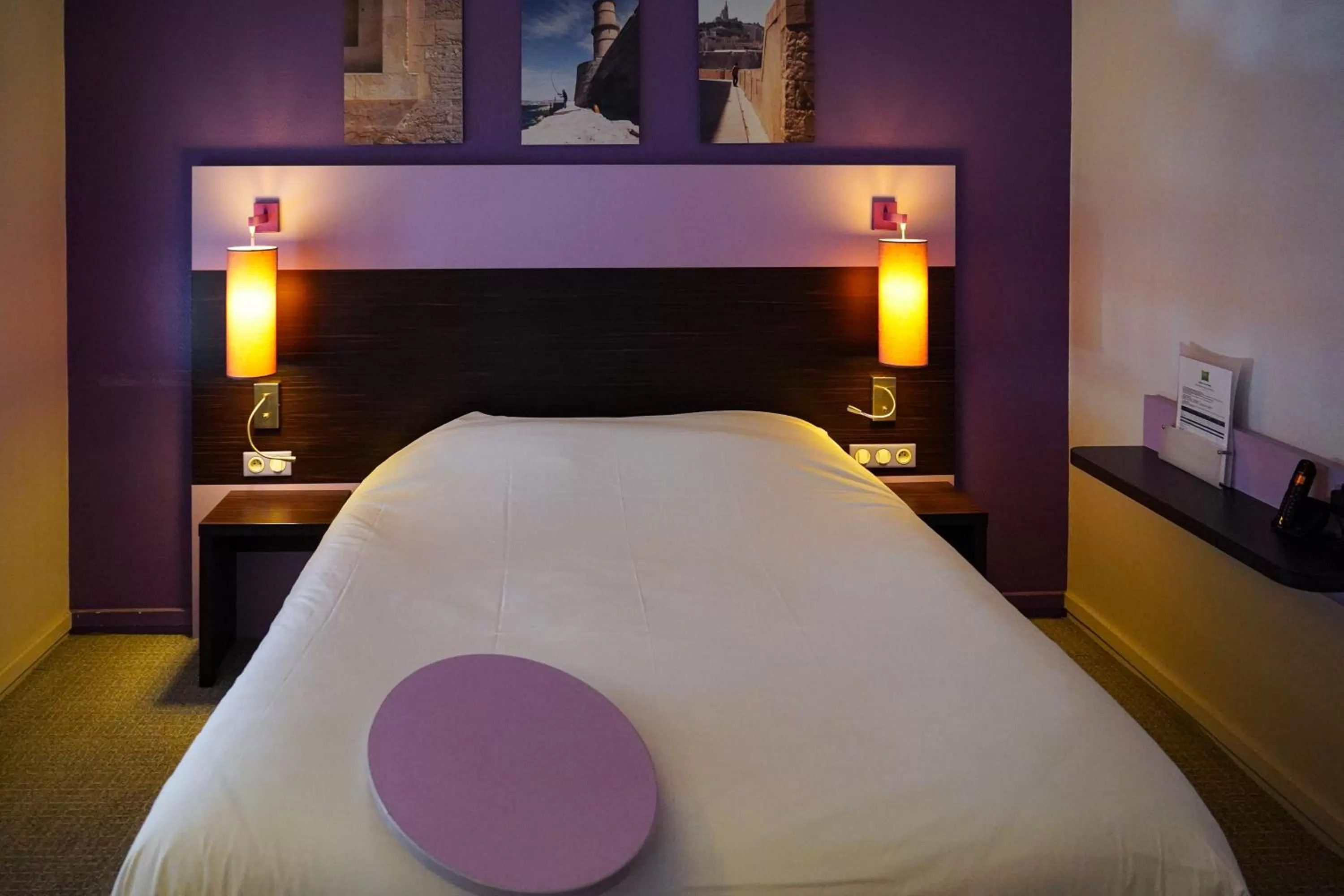 Bed in ibis Styles Marseille Centre Prado Place Castellane