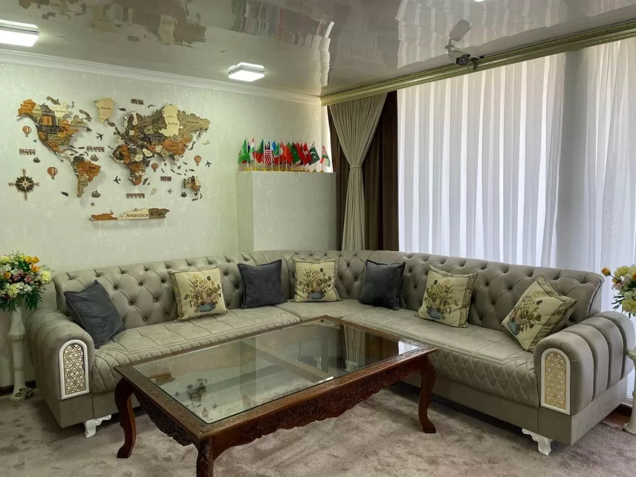 Communal lounge/ TV room in Anor Qal'a