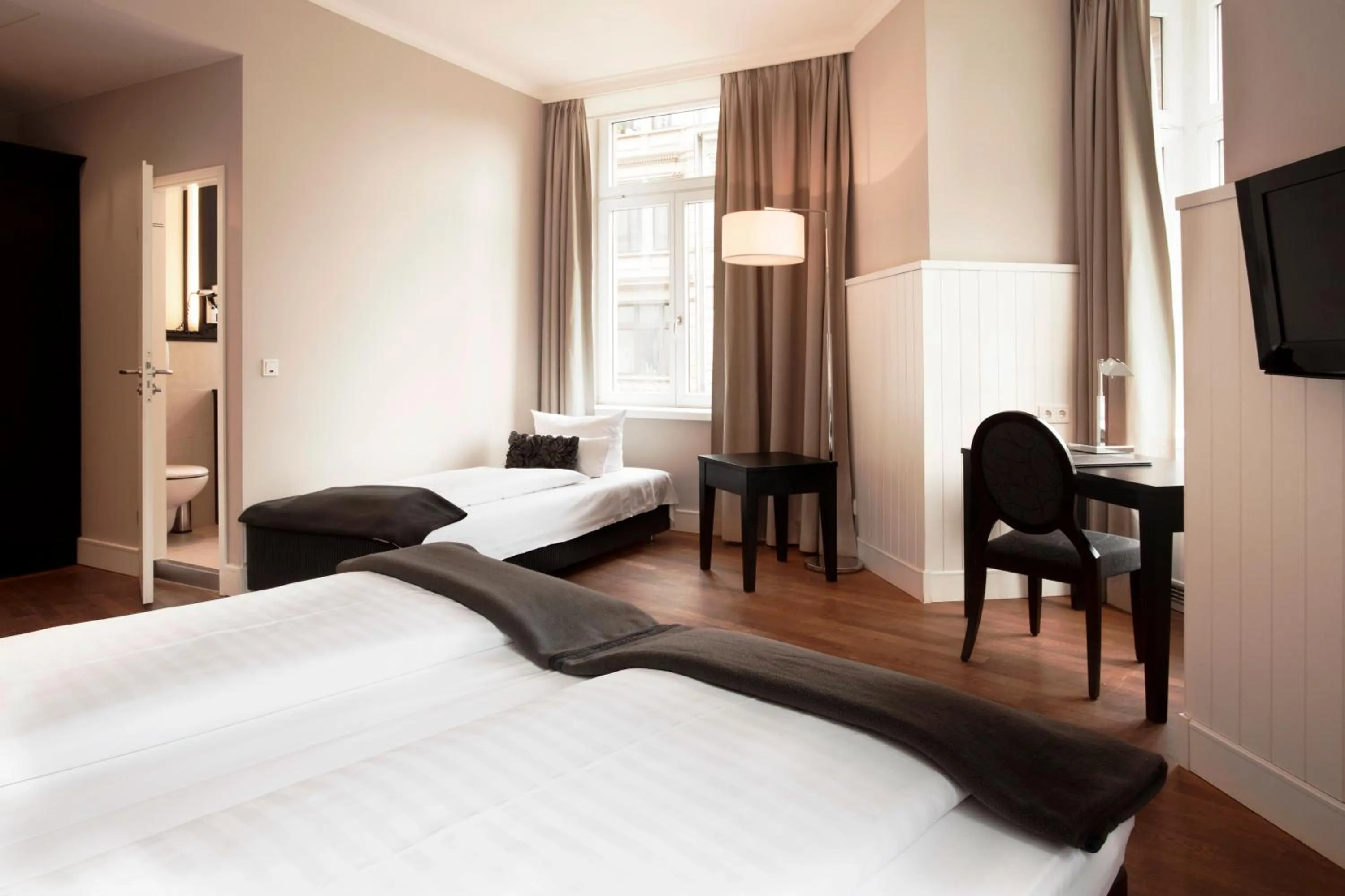 Photo of the whole room, Bed in Hotel Victoria