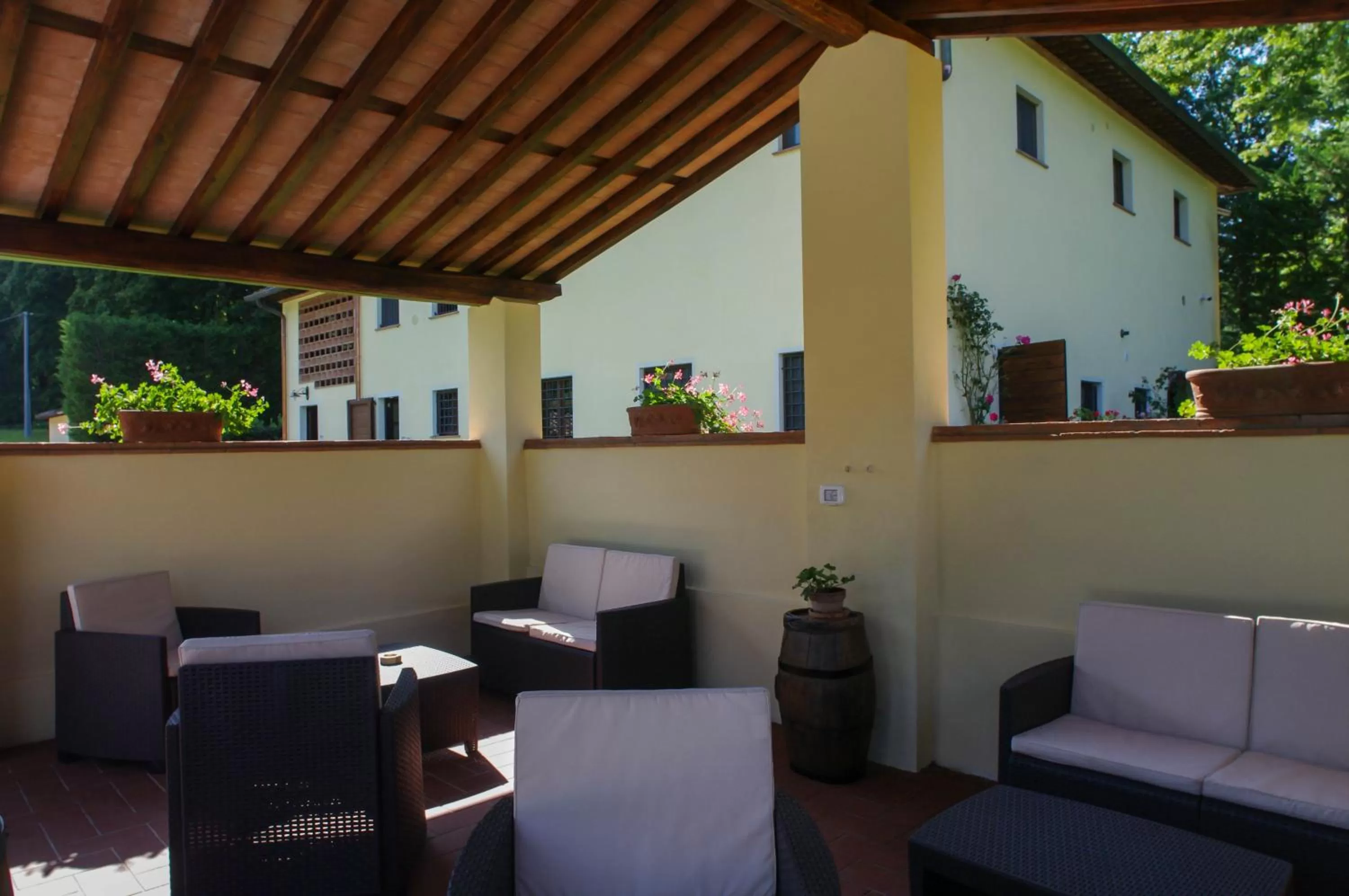 Garden in CASALE LA FATA -tipico toscano immerso nelle colline tra Lucca e Versilia, 6 appartamenti indipendenti