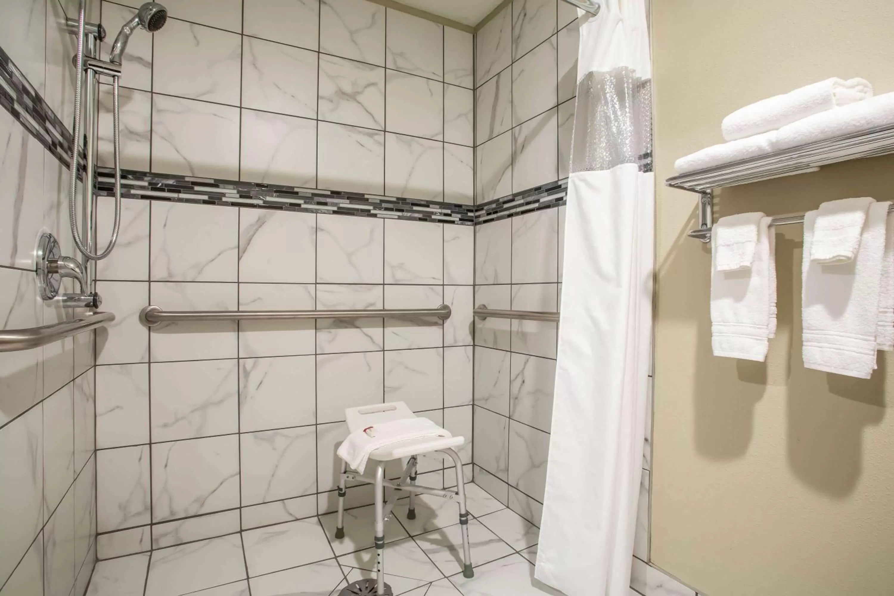 Shower in Travelodge by Wyndham Wahpeton