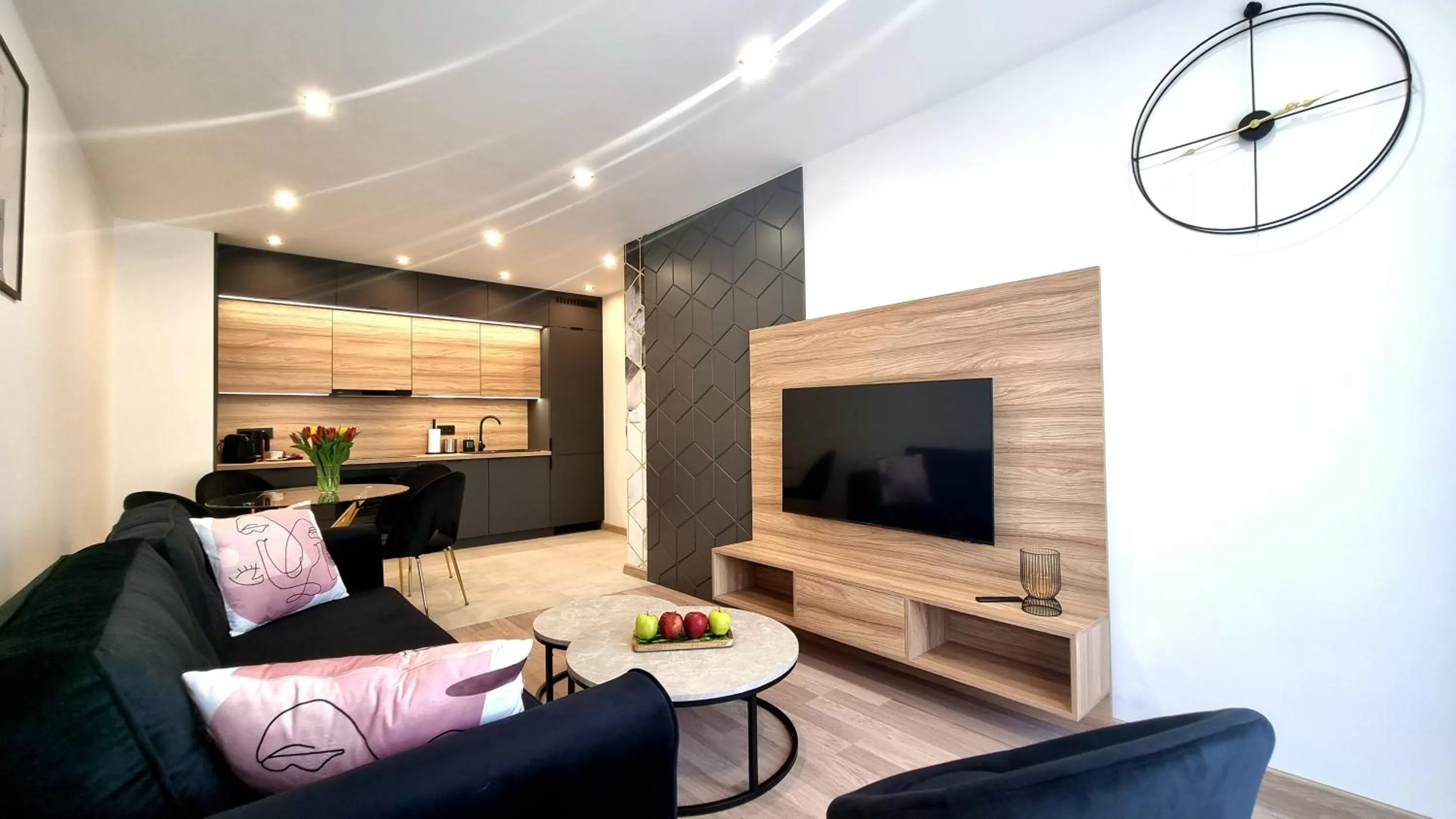 TV and multimedia, Seating Area in NOOK NOOK Apartments Bytkowska 103