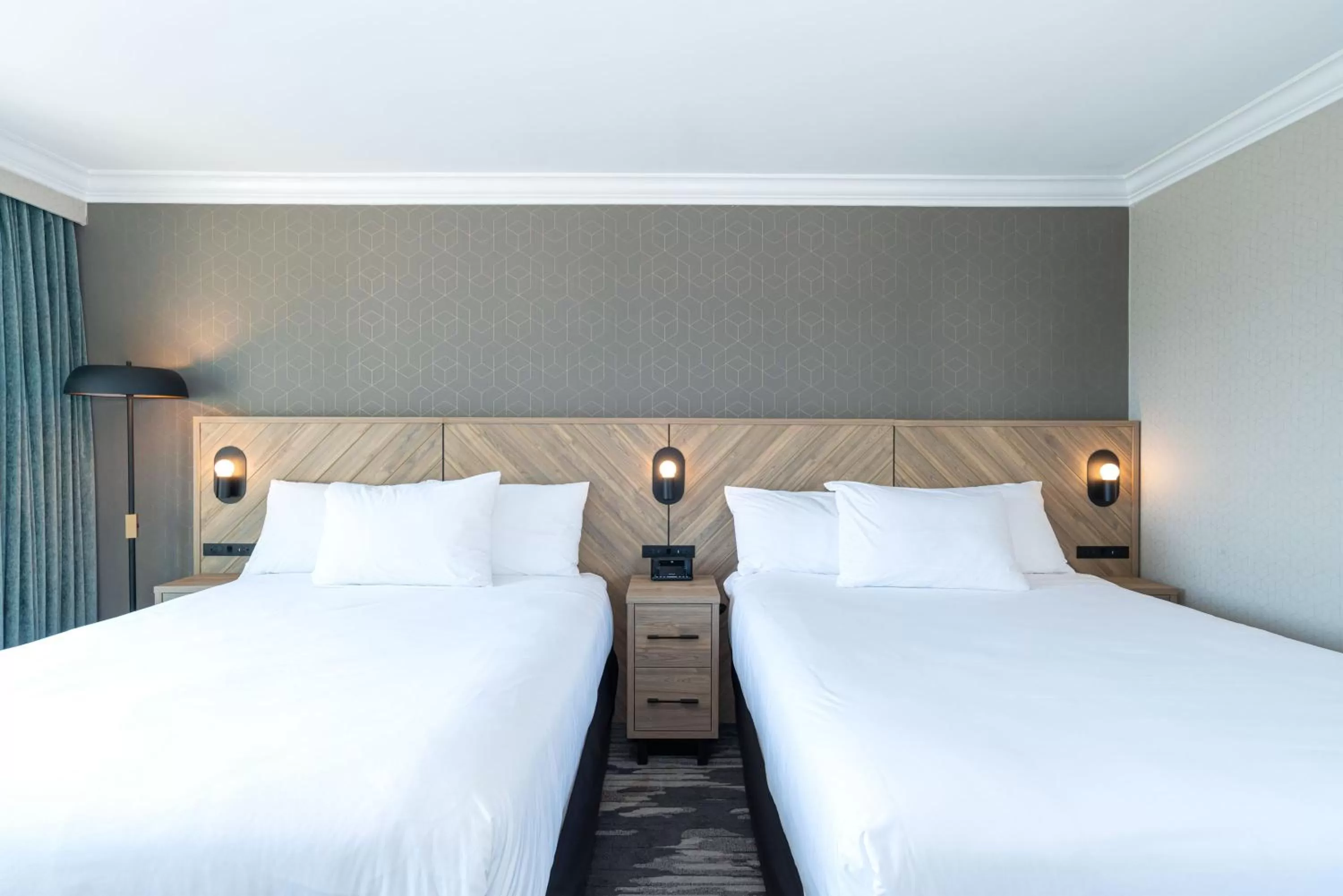 Photo of the whole room, Bed in Sandman Hotel Vancouver Downtown