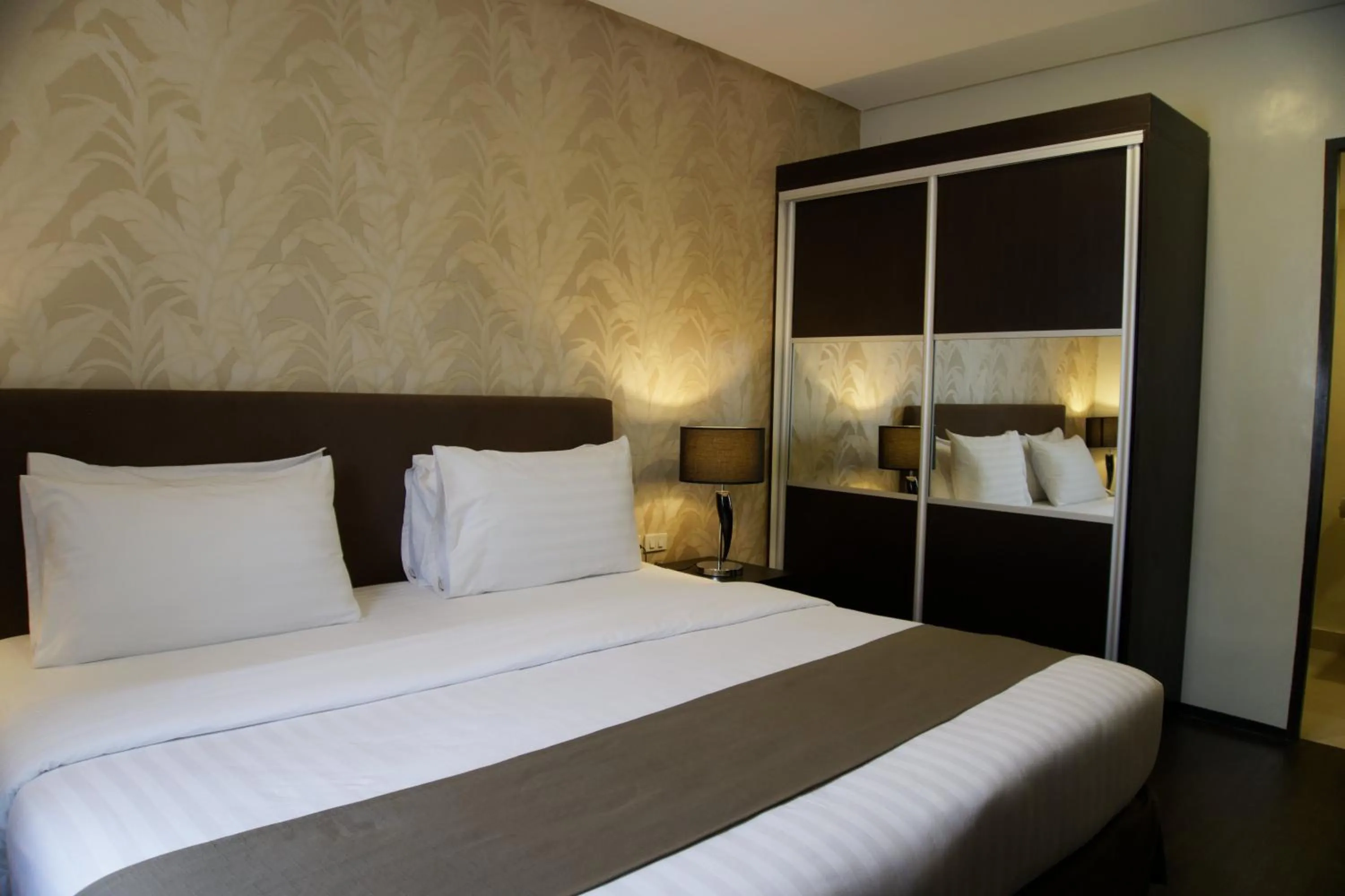 Bed in GT Hotel Iloilo