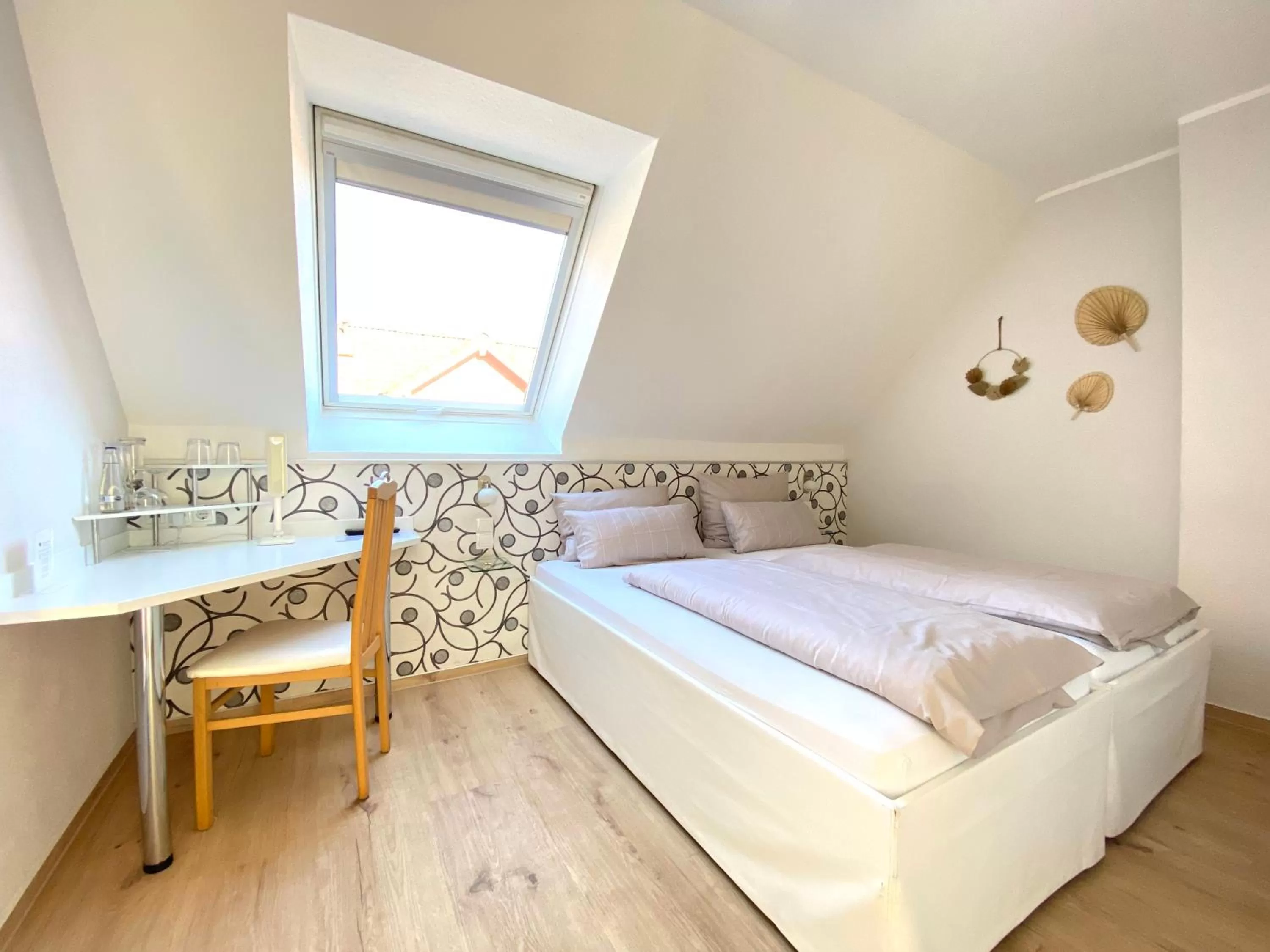 Photo of the whole room, Bed in Hotel zur Bever