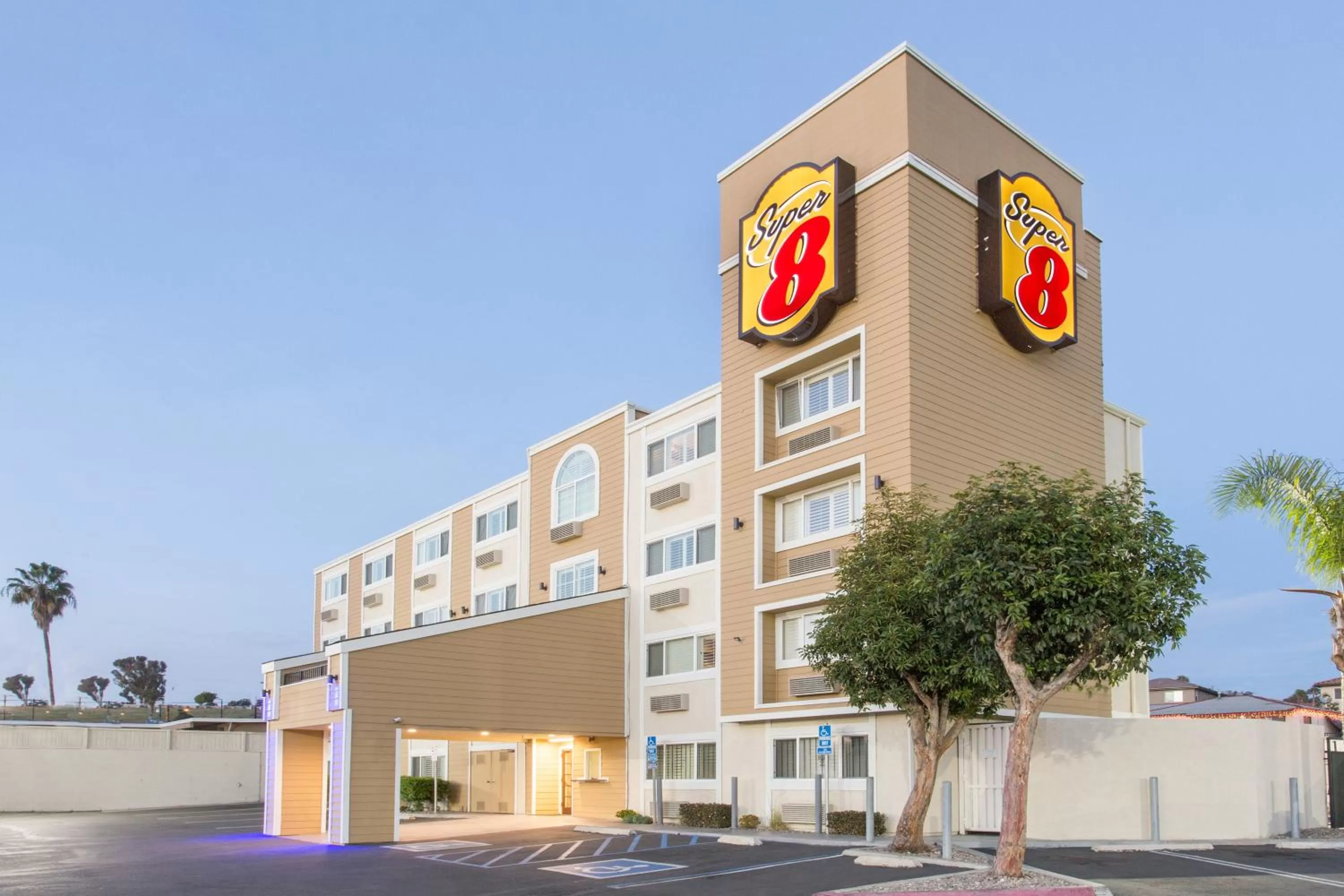 Super 8 by Wyndham National City Chula Vista