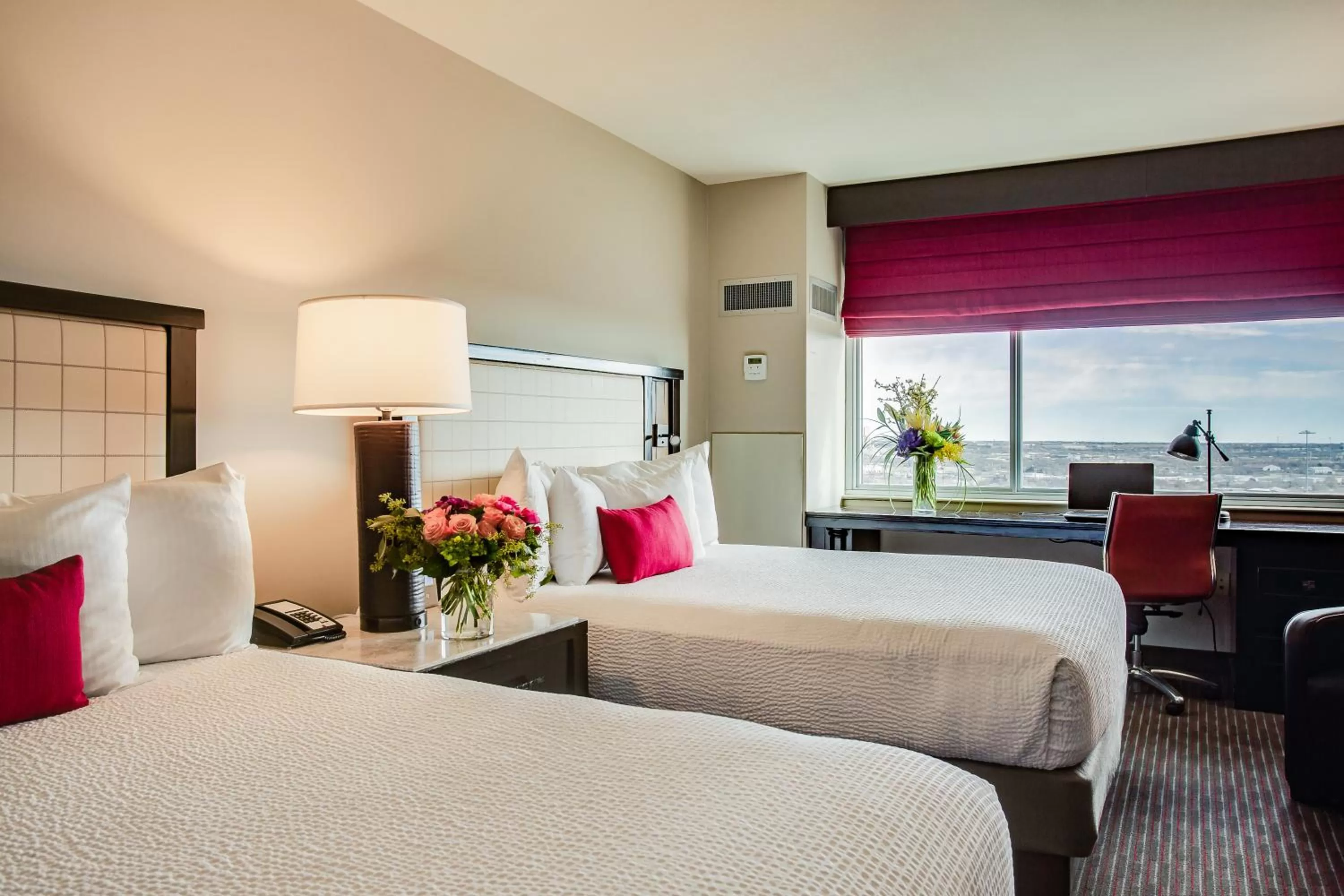 Photo of the whole room, Bed in Overton Hotel and Conference Center