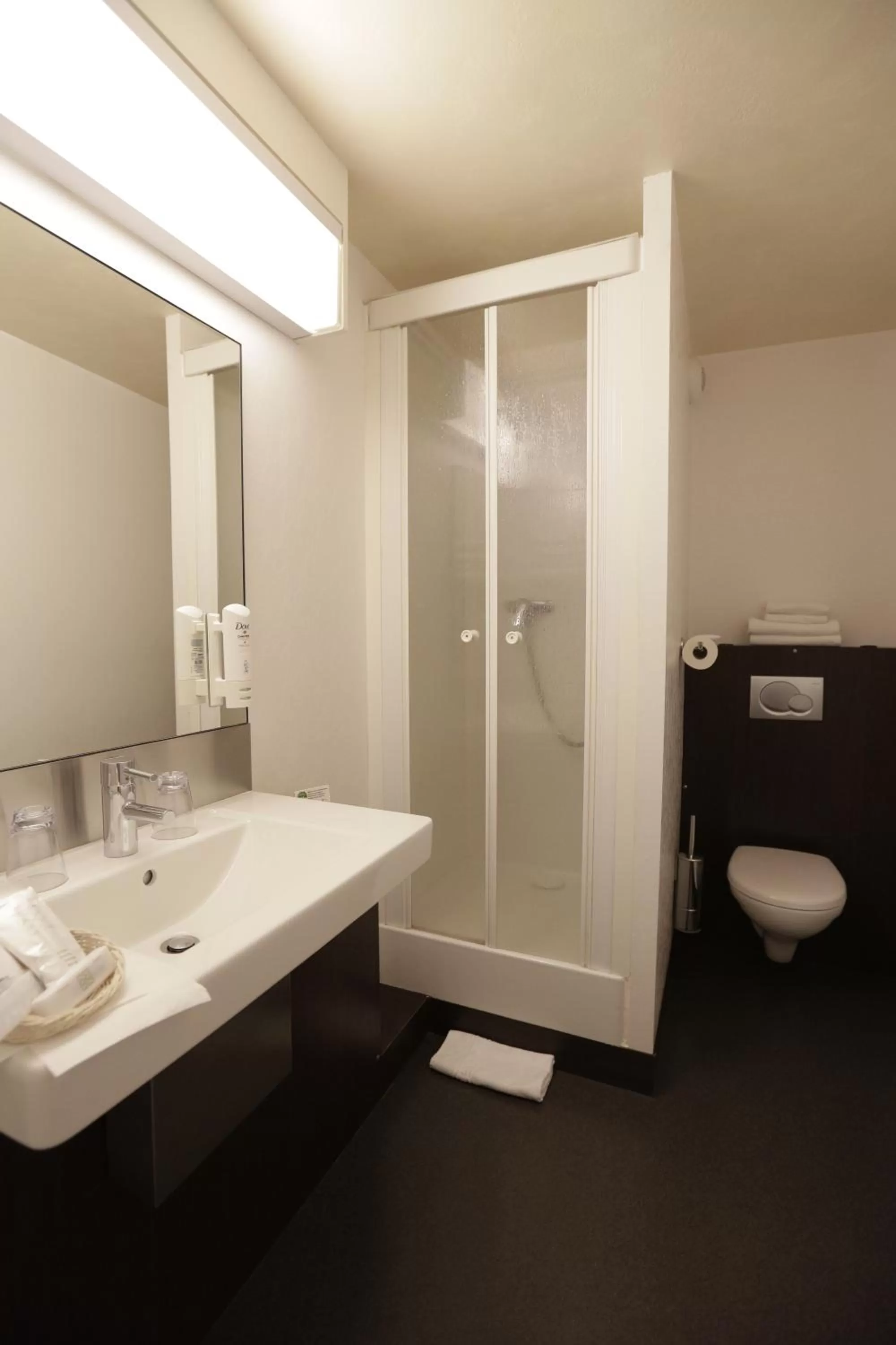 Bathroom in Hôtel Au Petit Caporal