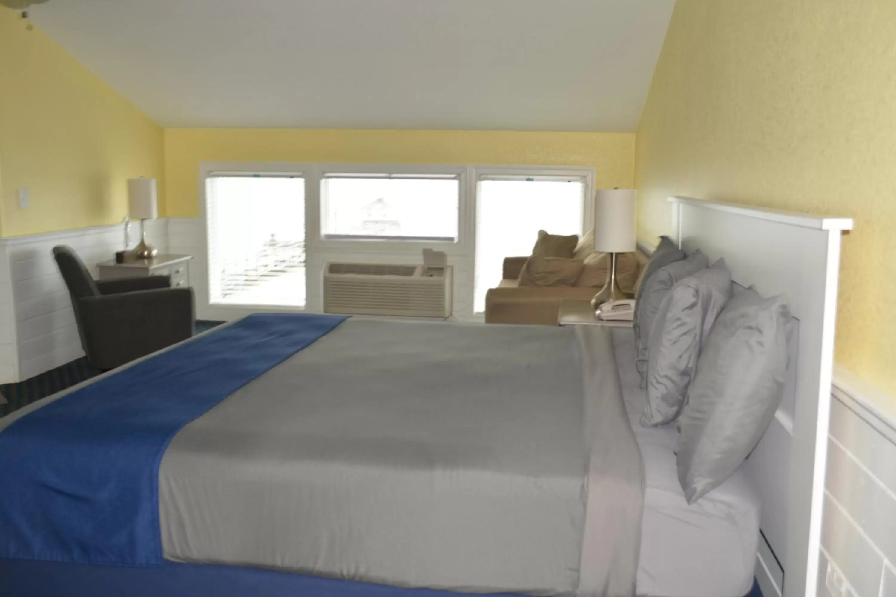 Standard King Room in The Inn at Corolla Standard King Room in The Inn at Corolla