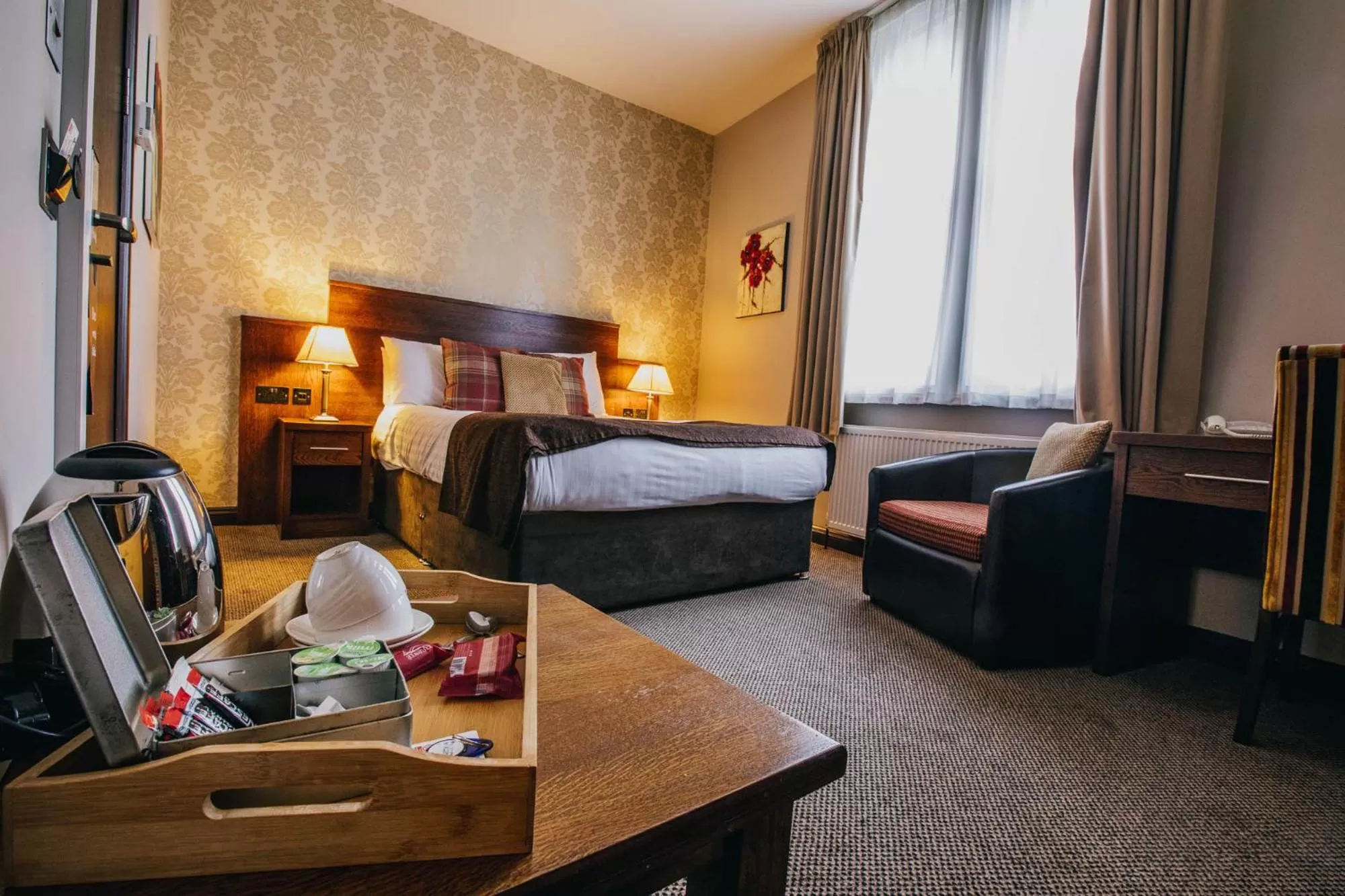 Bedroom, Bed in The Duke of Edinburgh Hotel & Bar