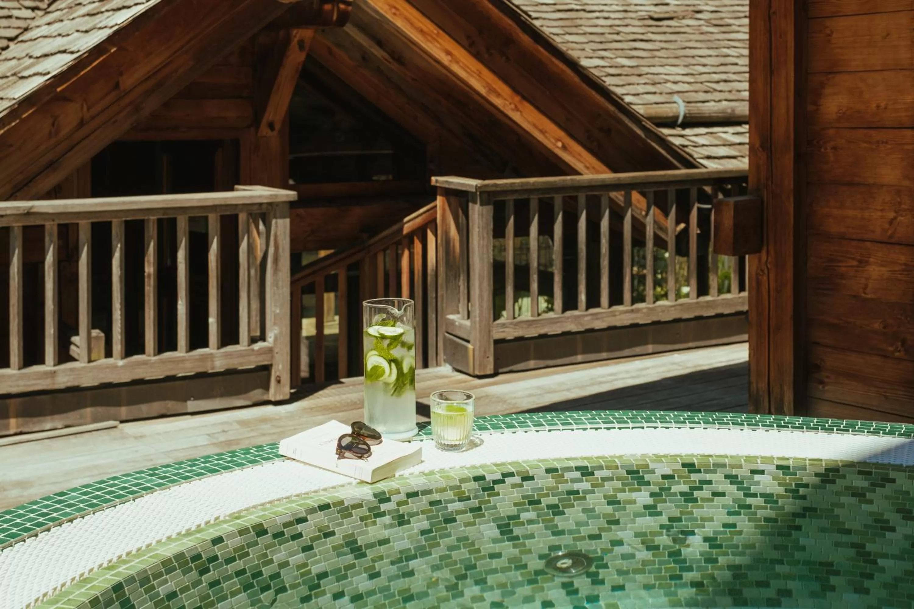 Hot Tub in Best Western Chalet les Saytels