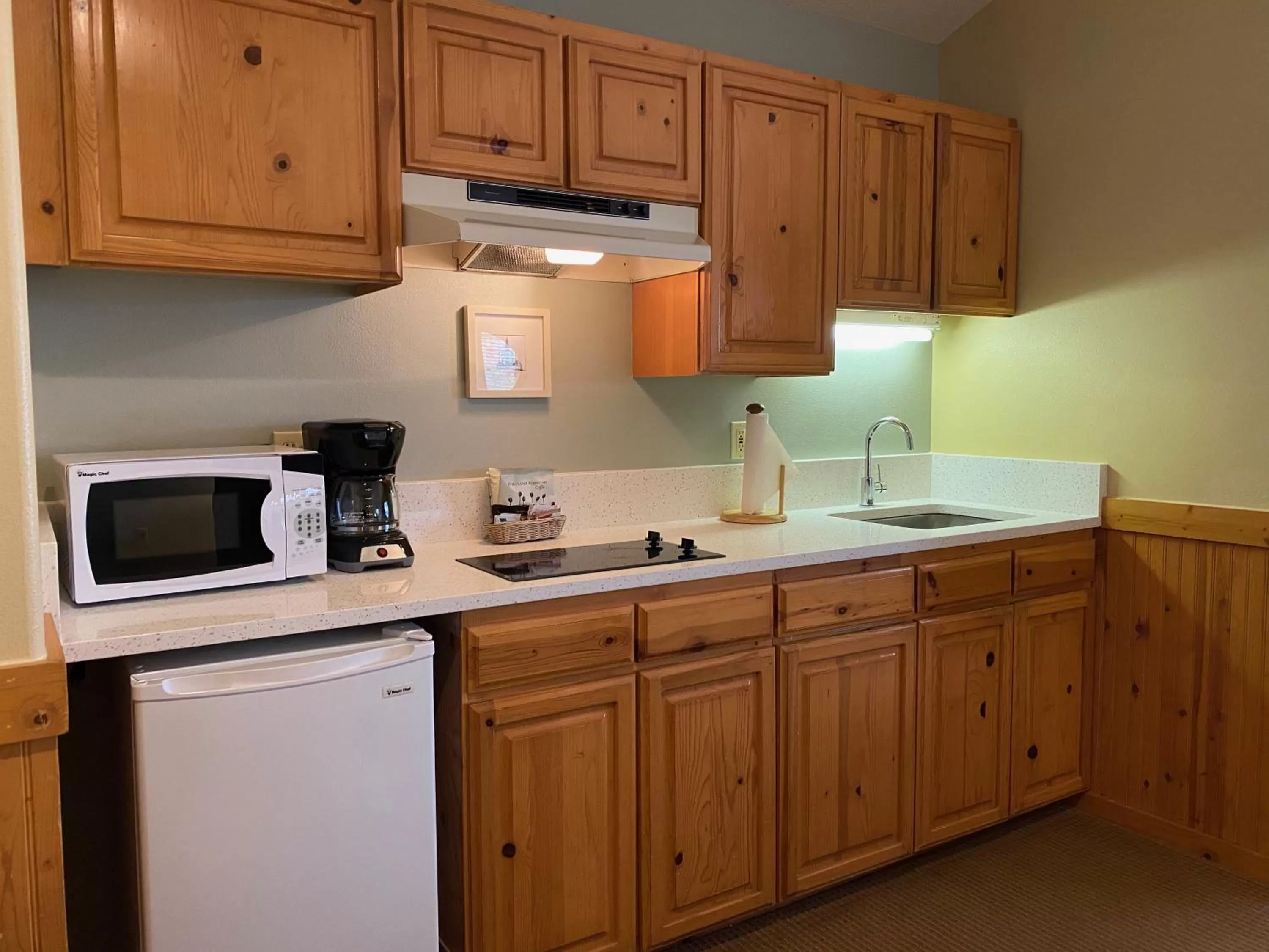 Kitchen or kitchenette, Kitchen/Kitchenette in Lighthouse Inn