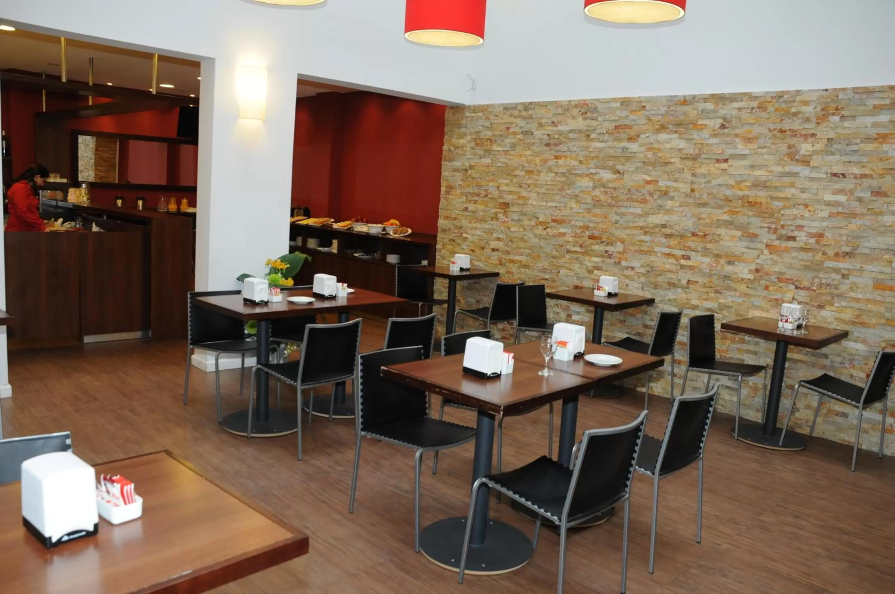 Restaurant/places to eat in Hotel California