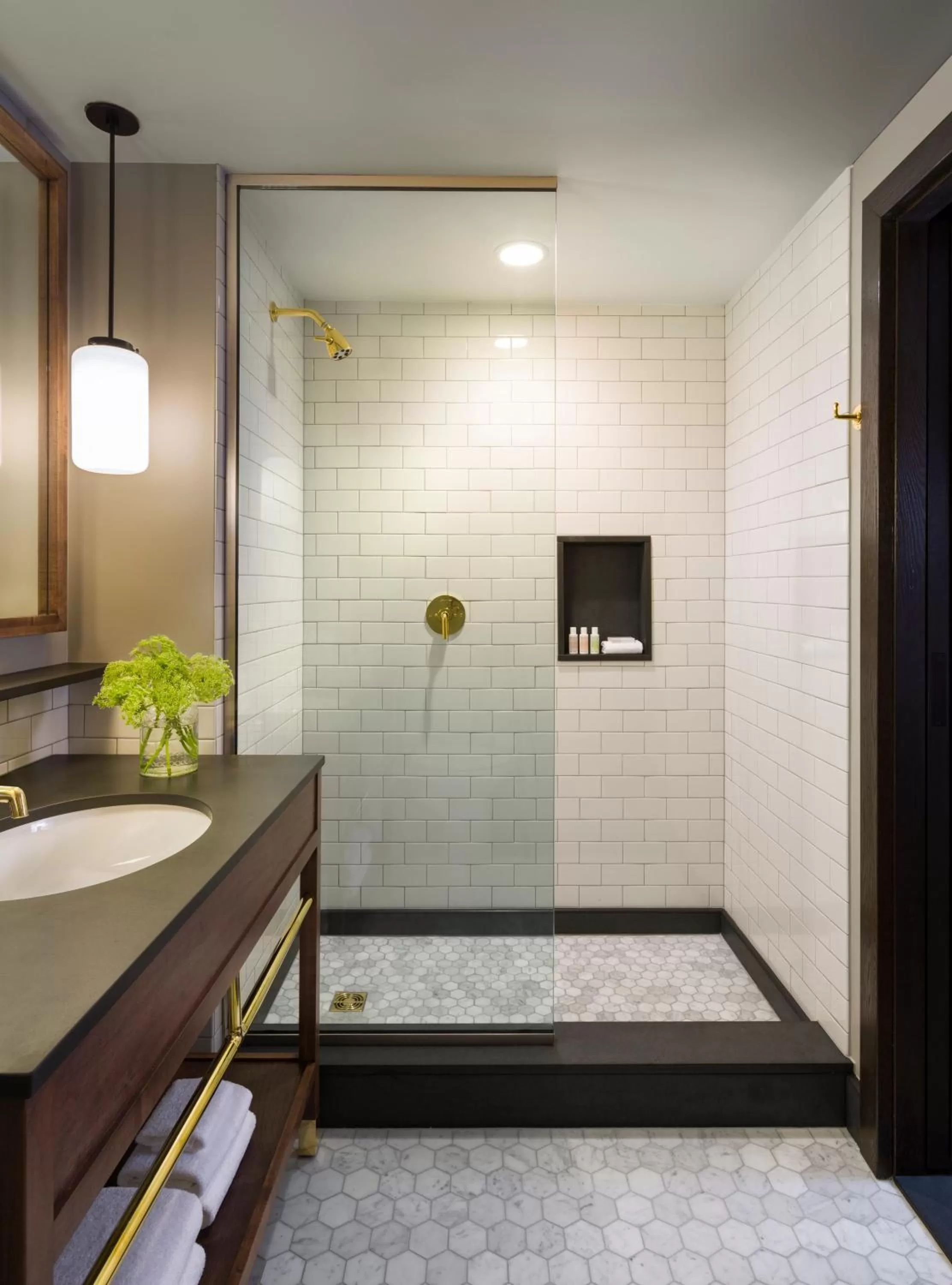 Photo of the whole room in Kimpton Journeyman Hotel by IHG