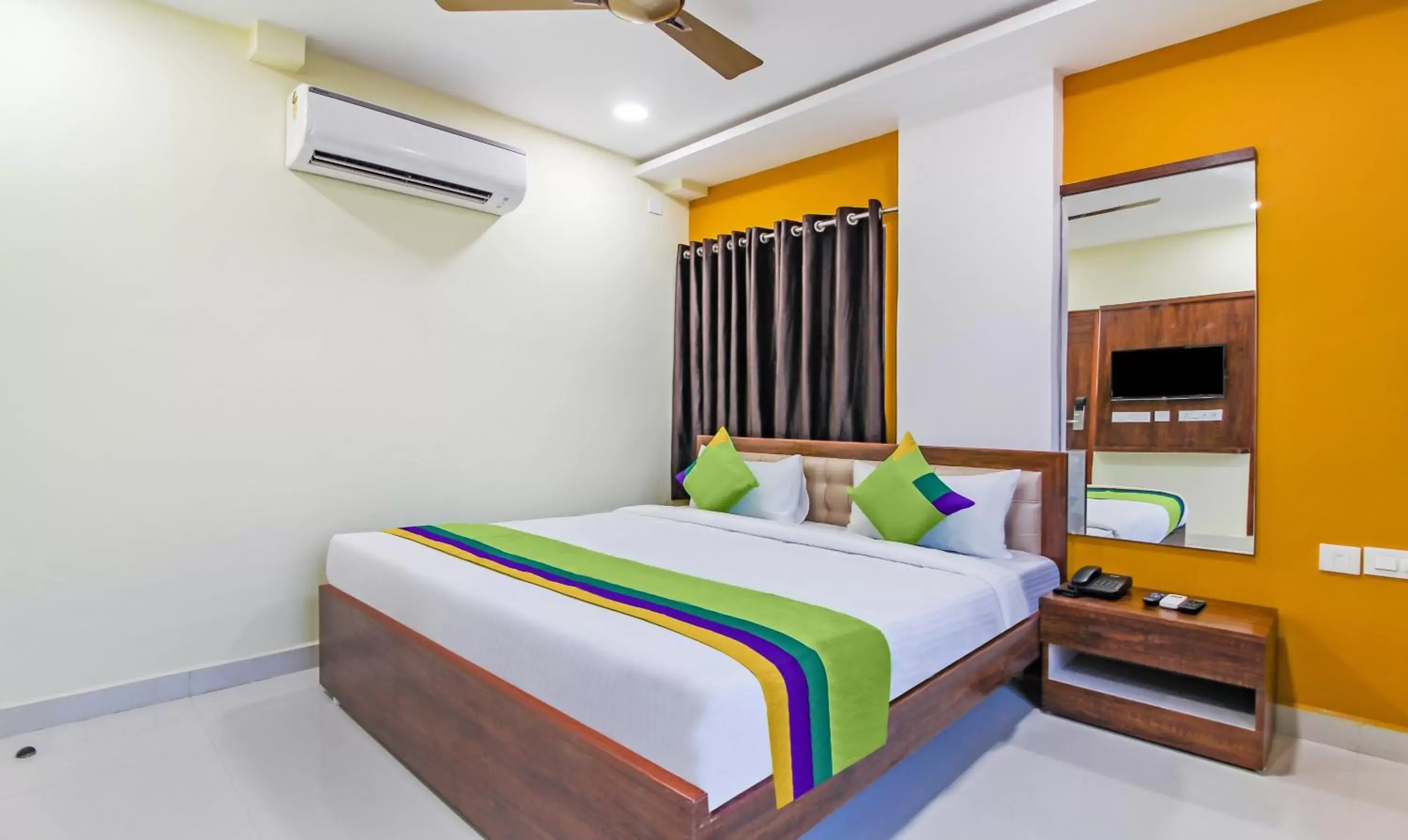 Standard Double Room - single occupancy in Itsy By Treebo - D'Comfort Inn Standard Double Room - single occupancy in Itsy By Treebo - D'Comfort Inn