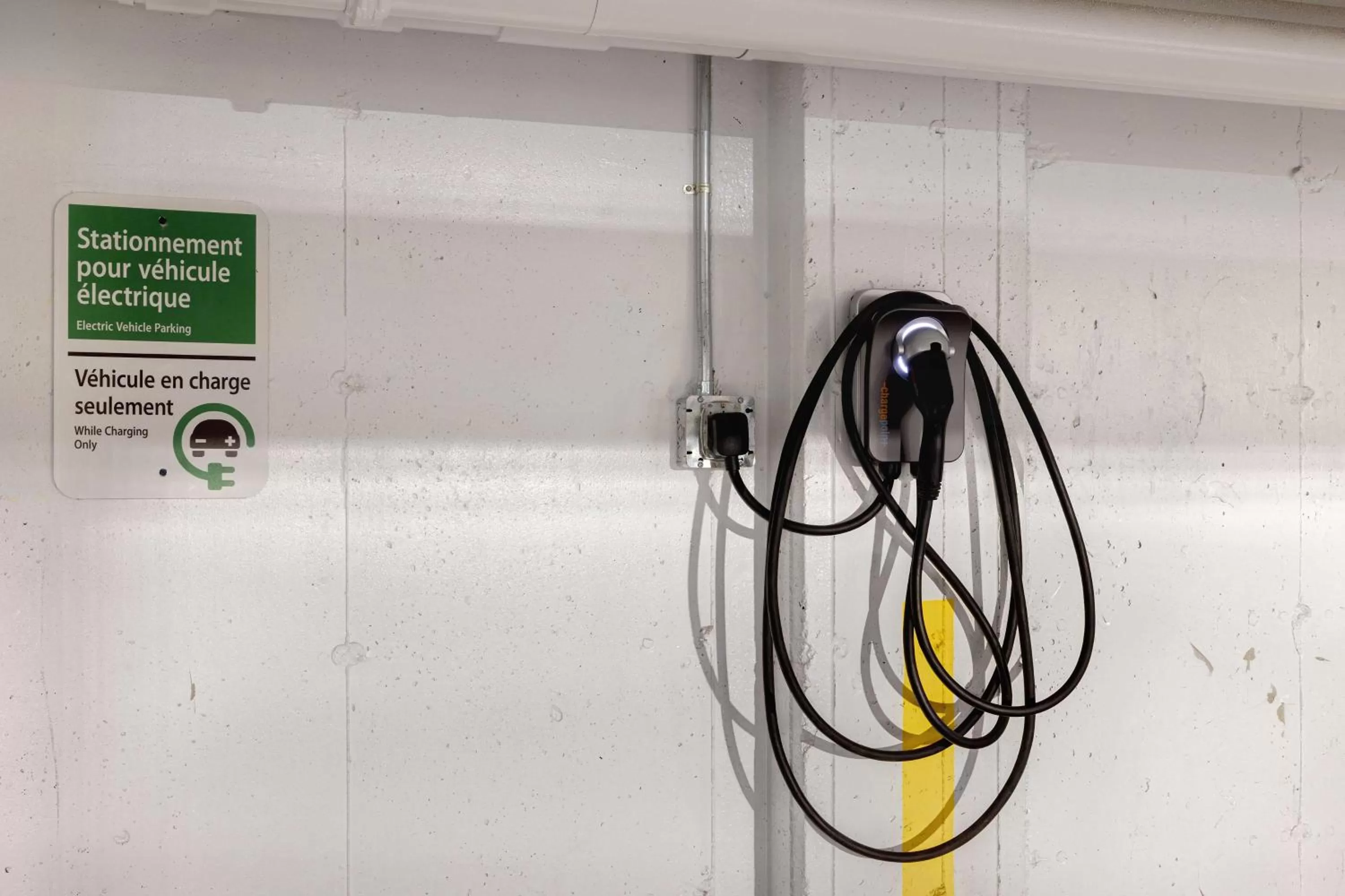 Property building in Home2 Suites By Hilton Montreal Dorval