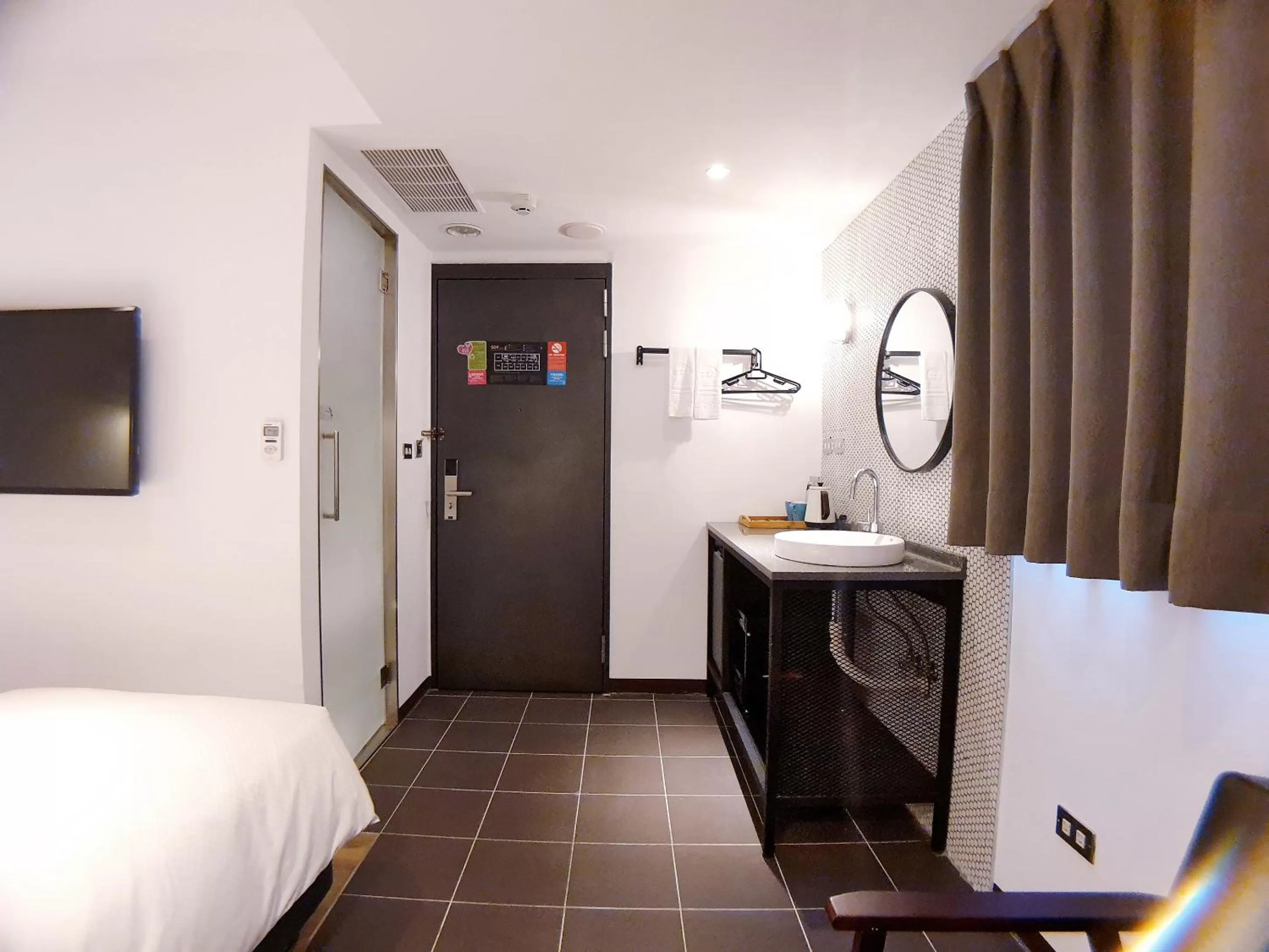 Bedroom, Bed in River inn Station