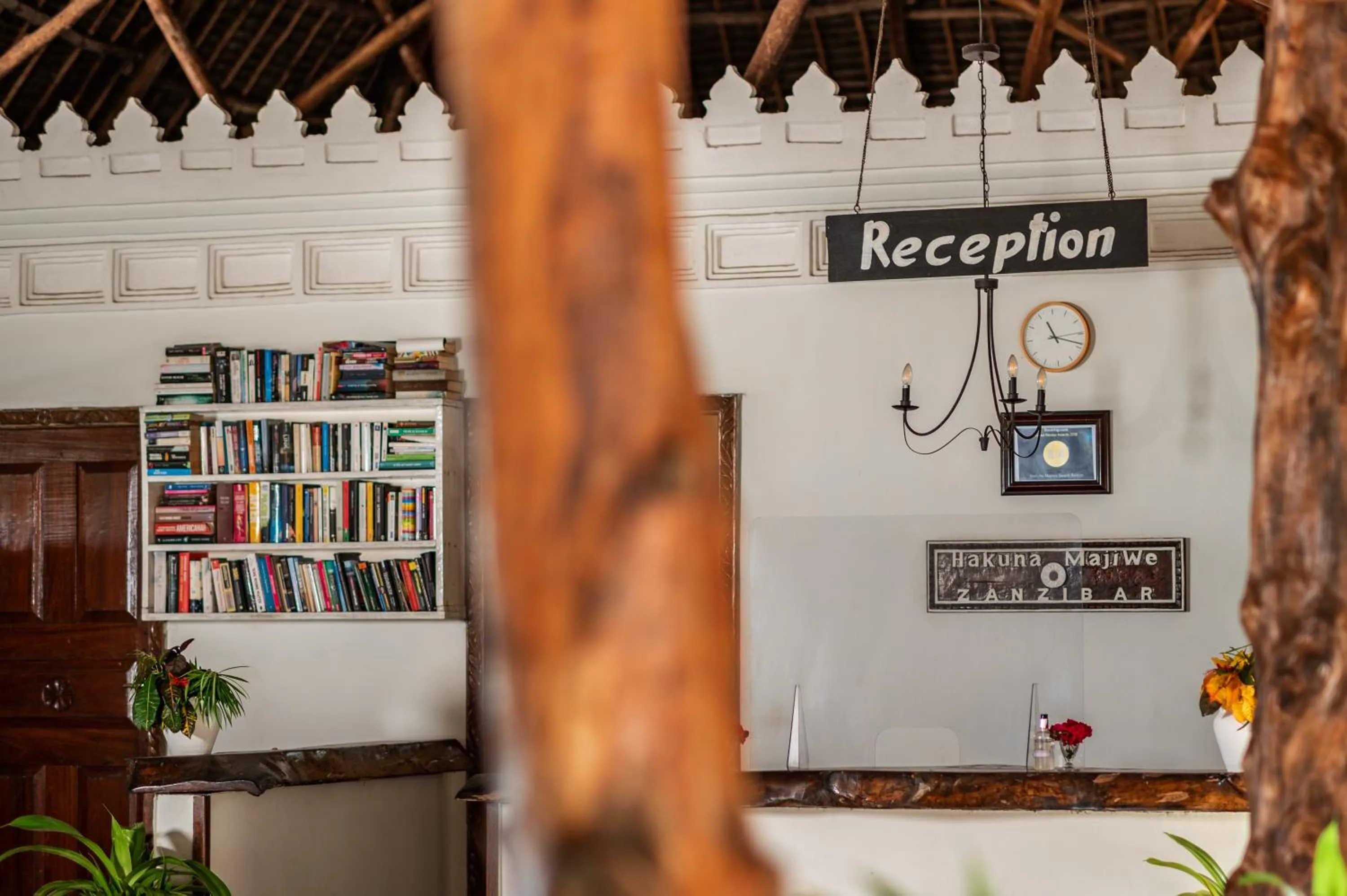 Library in Hakuna Majiwe Beach Lodge