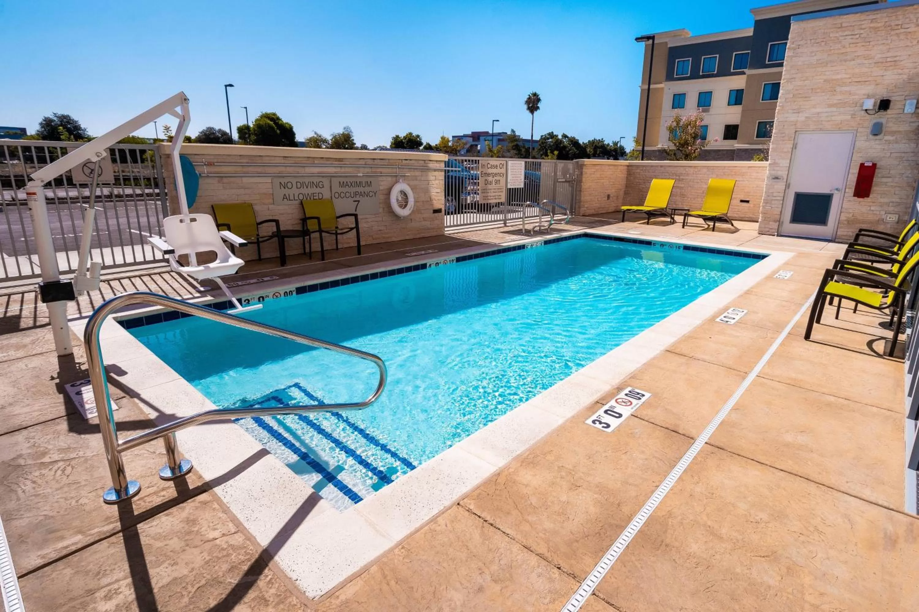 Swimming pool in SpringHill Suites by Marriott Newark Fremont