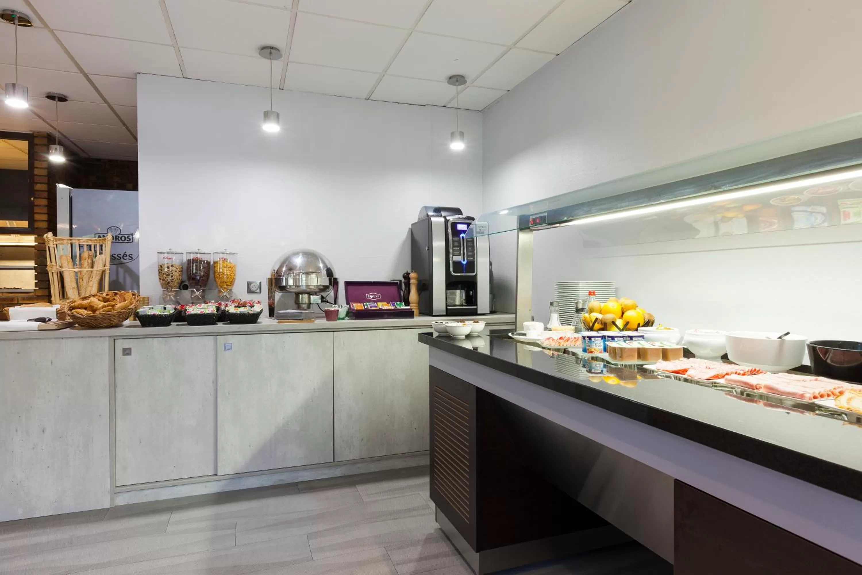 Breakfast in Comfort Hotel Evreux