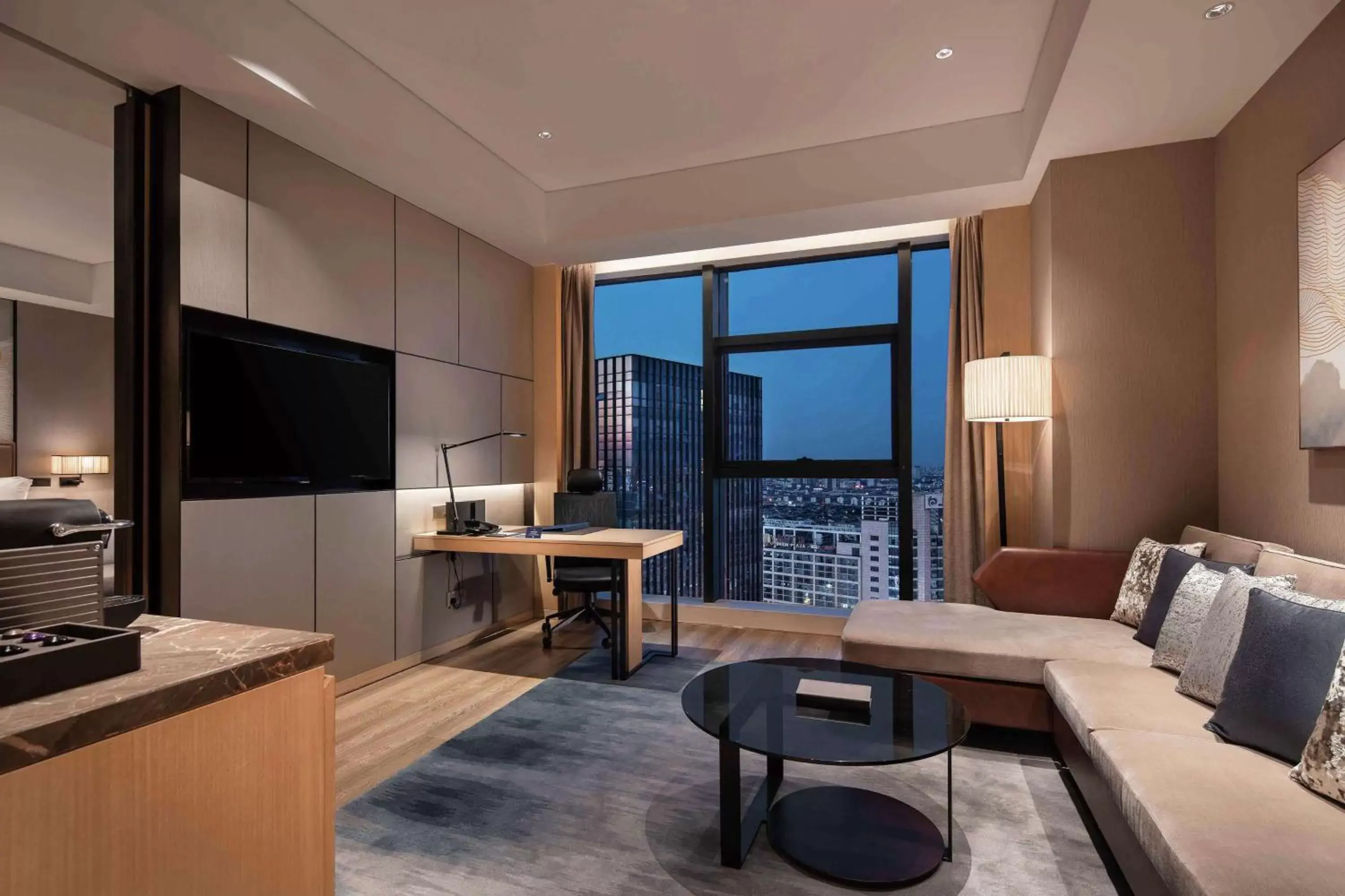 One-Bedroom King Suite in Doubletree By Hilton Yangzhou One-Bedroom King Suite in Doubletree By Hilton Yangzhou