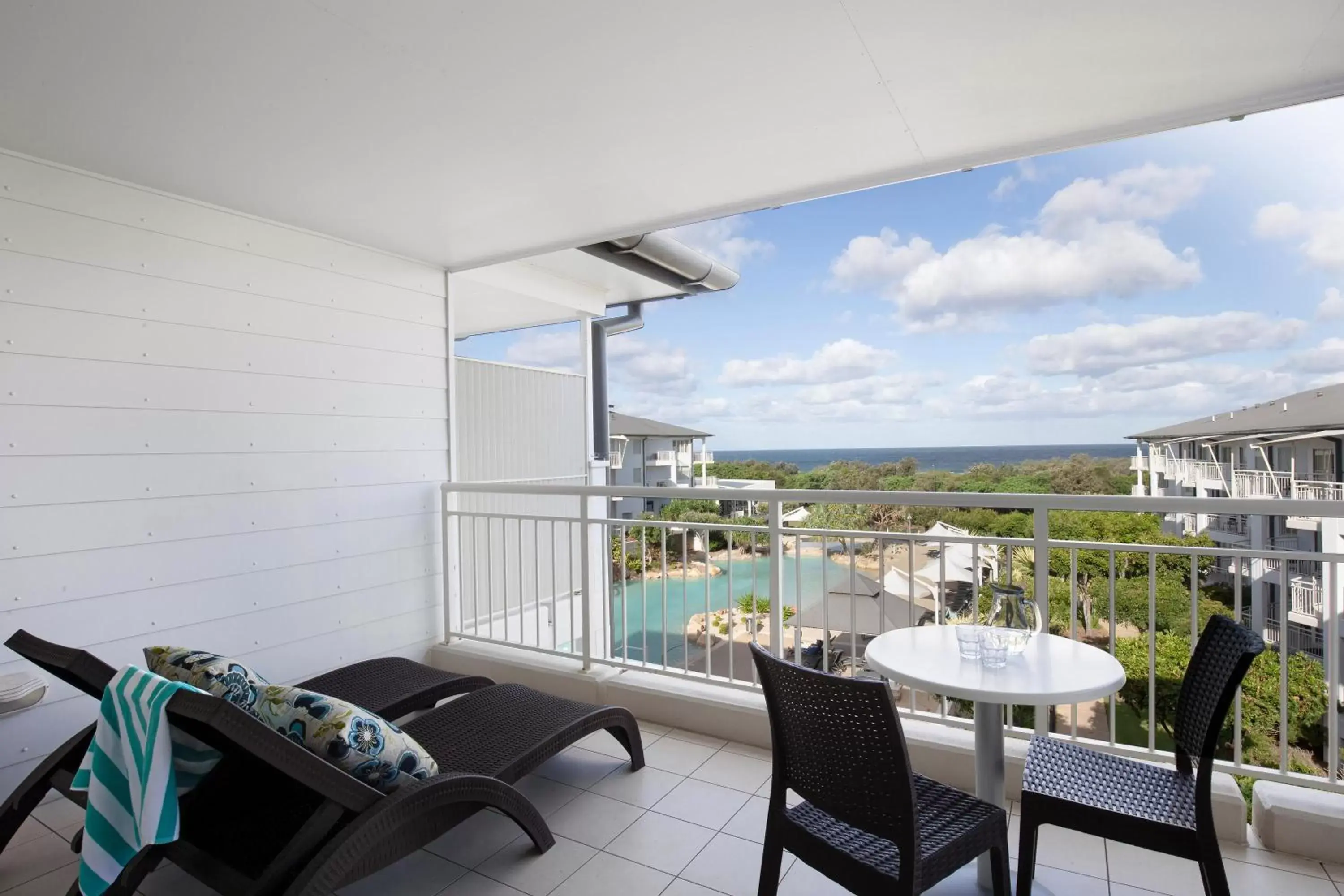 Two-Bedroom Suite with Ocean View and Spa Bath - Dual Key in Mantra on Salt Beach Two-Bedroom Suite with Ocean View and Spa Bath - Dual Key in Mantra on Salt Beach