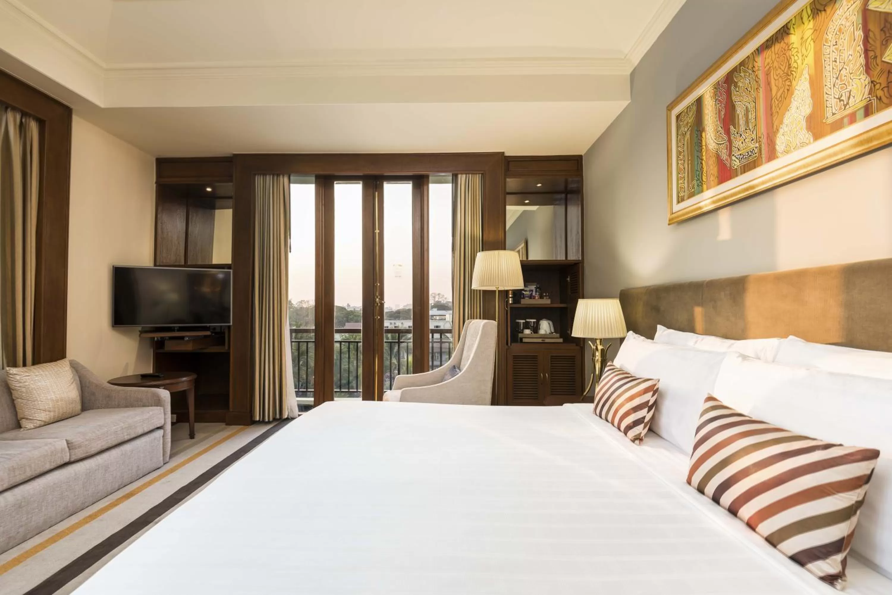 Bedroom, Bed in Chatrium Hotel Royal Lake Yangon