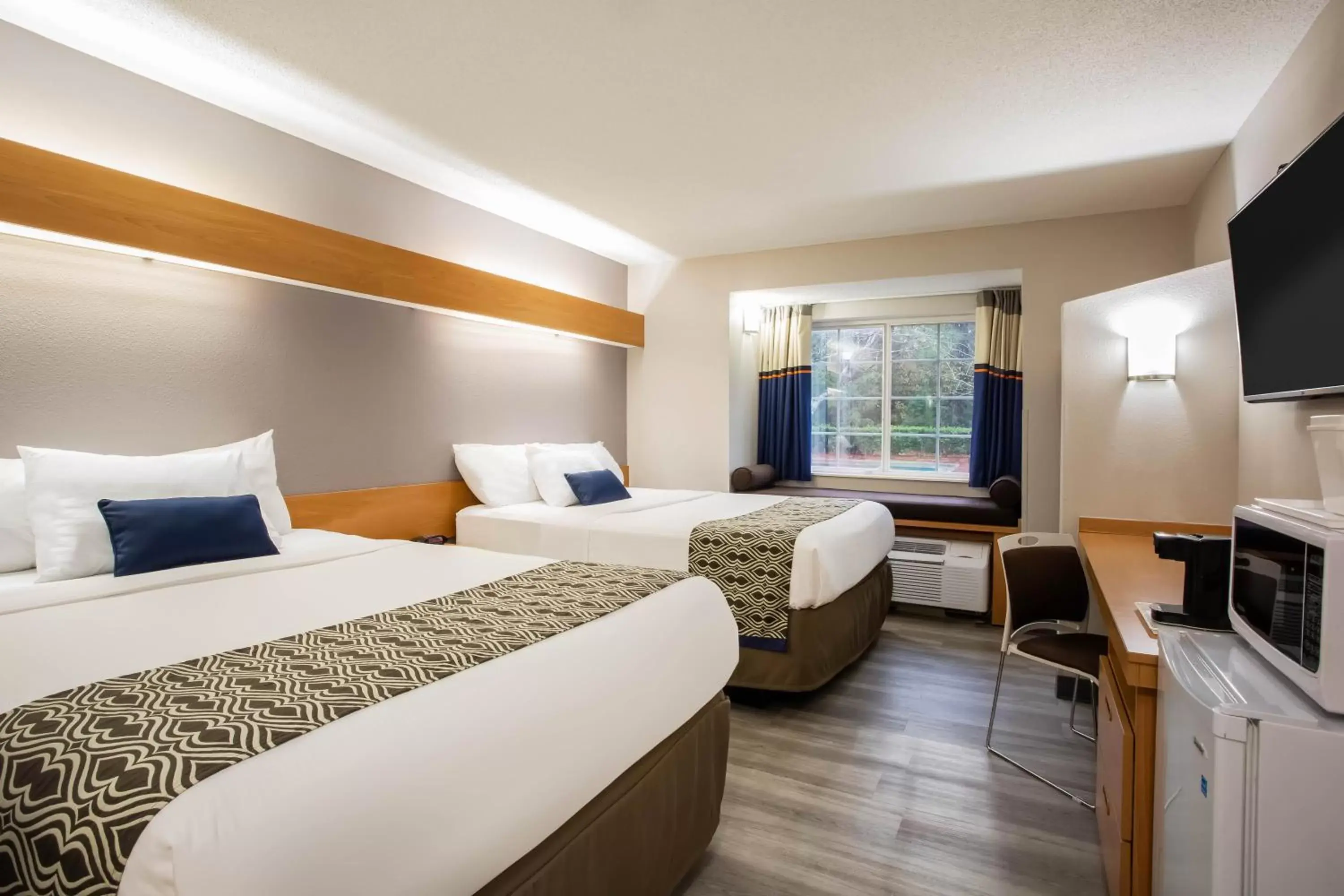 Queen Room with Two Queen Beds - Disability Access/Non-Smoking in Microtel Inn & Suites by Wyndham Southern Pines Pinehurst Queen Room with Two Queen Beds - Disability Access/Non-Smoking in Microtel Inn & Suites by Wyndham Southern Pines Pinehurst