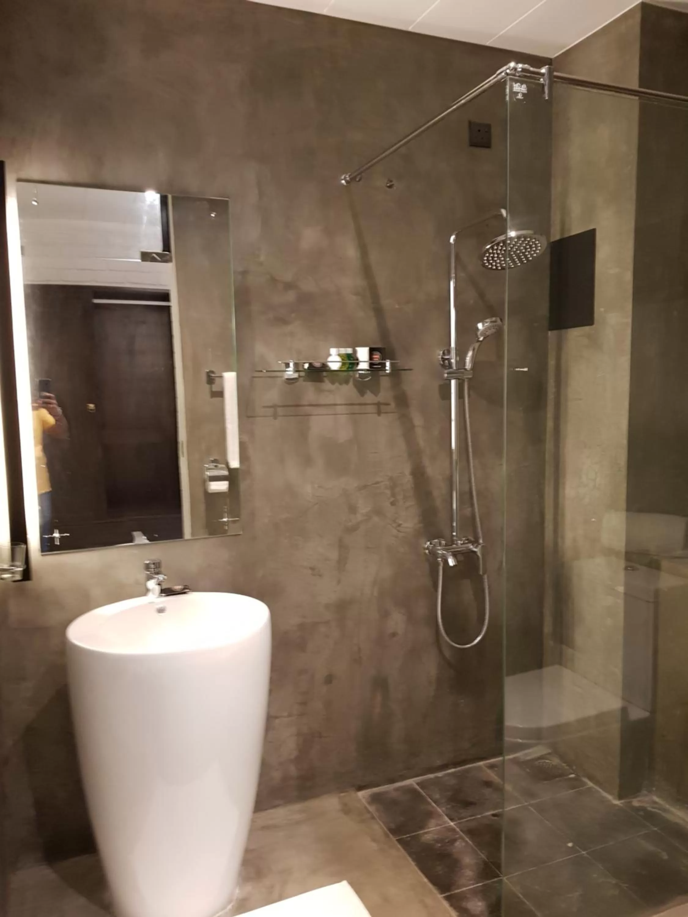 Bathroom in BBQ HUB Ella